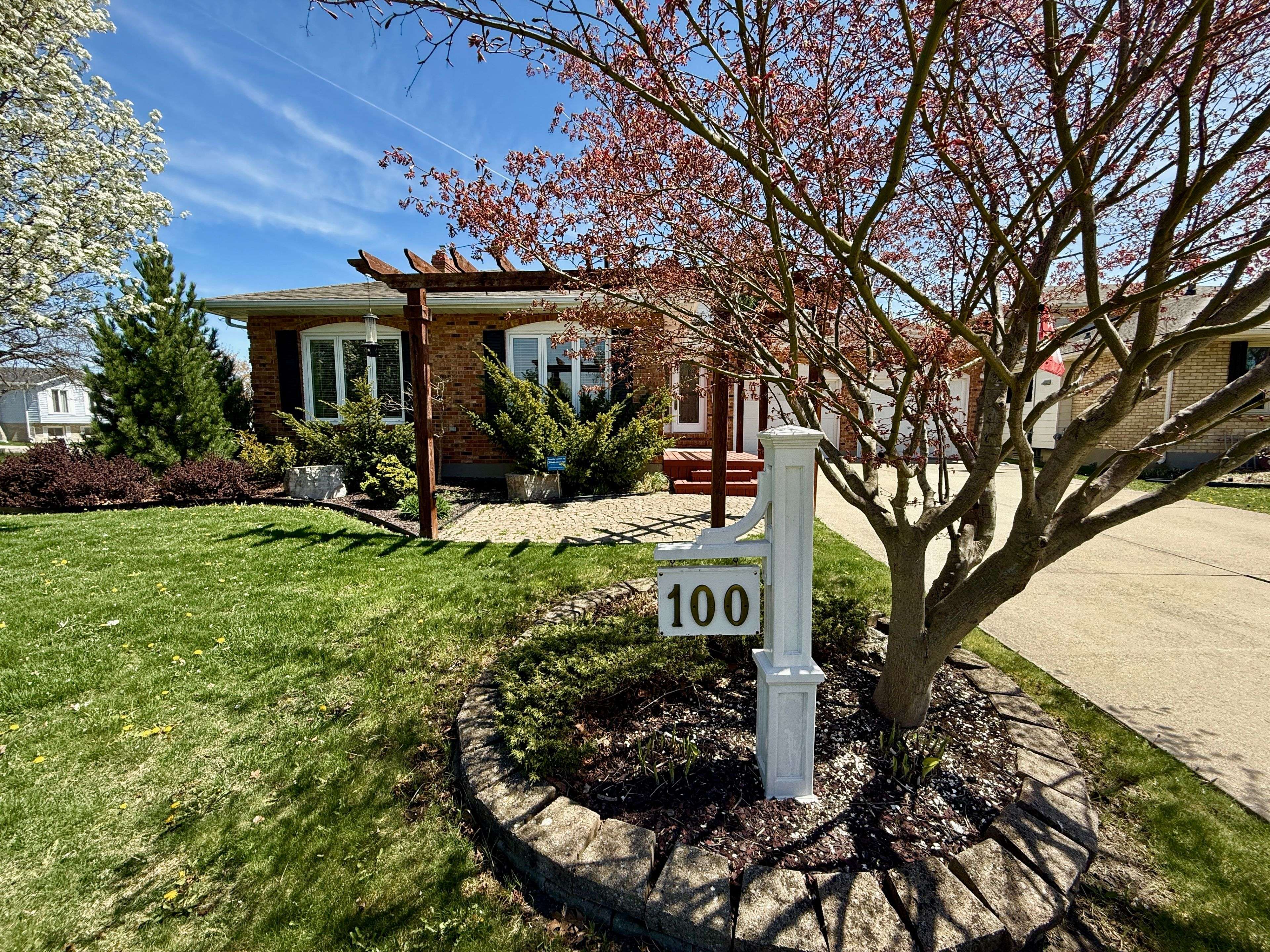 Sarnia, ON N7S 5K5,100 Hastings CRES