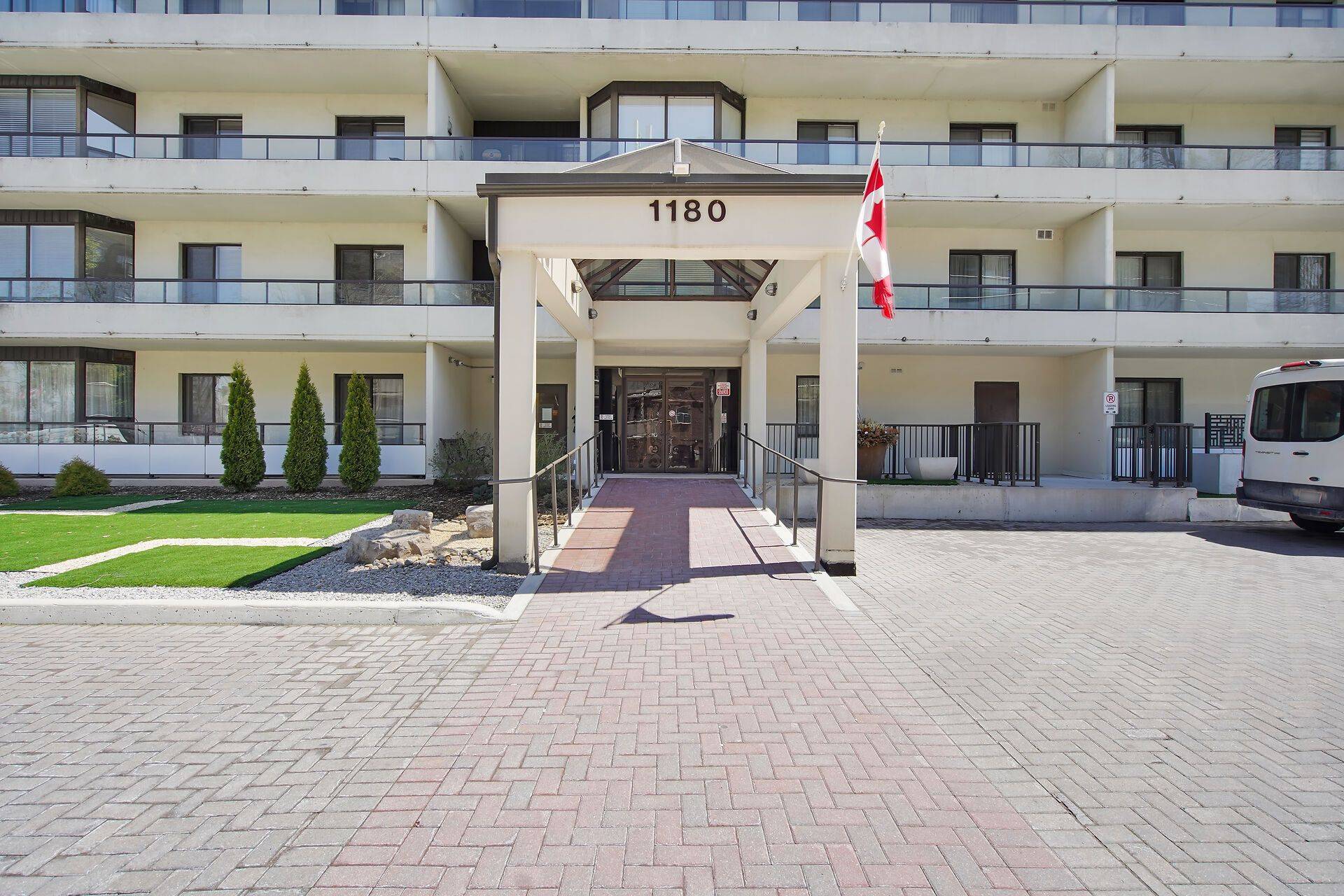 London South, ON N6K 4J2,1180 Commissioners RD W #308