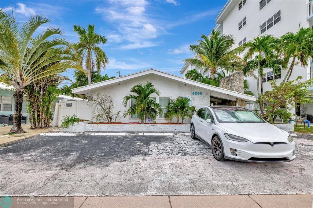 Lauderdale By The Sea, FL 33313,4548 N Ocean #5