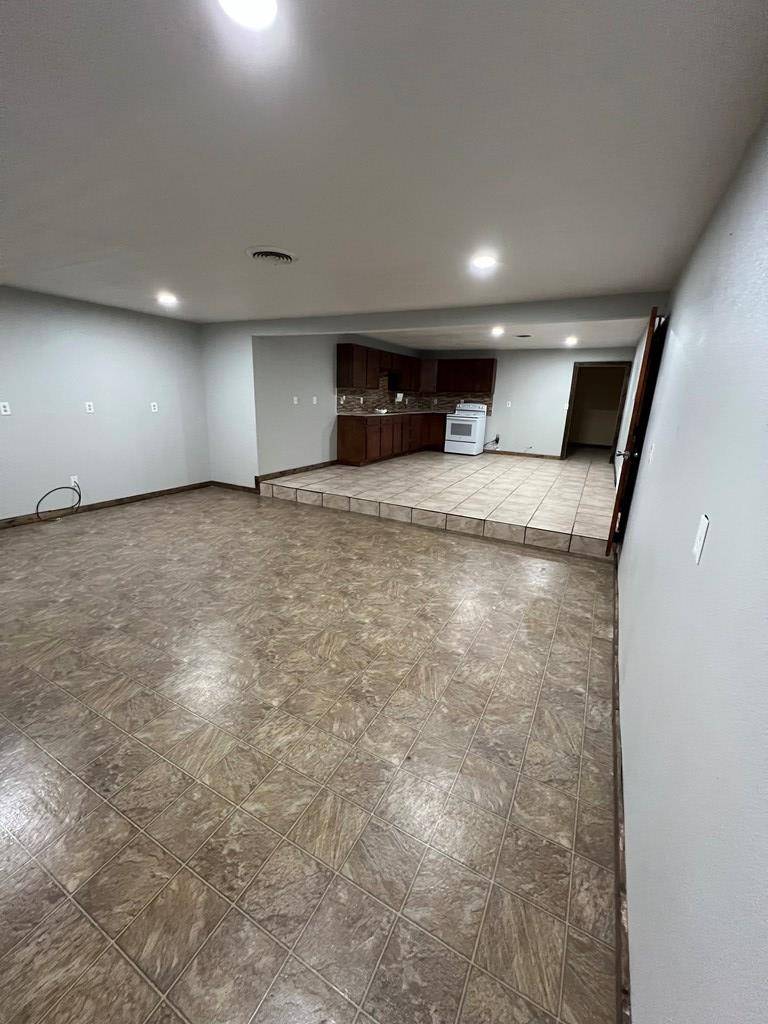 Ozona, TX 76943,207 Ave J
