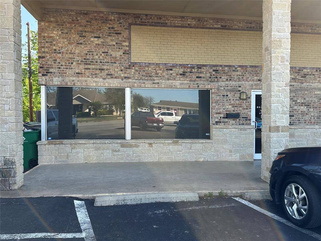 Burleson, TX 76028,106 NW Renfro Street #108