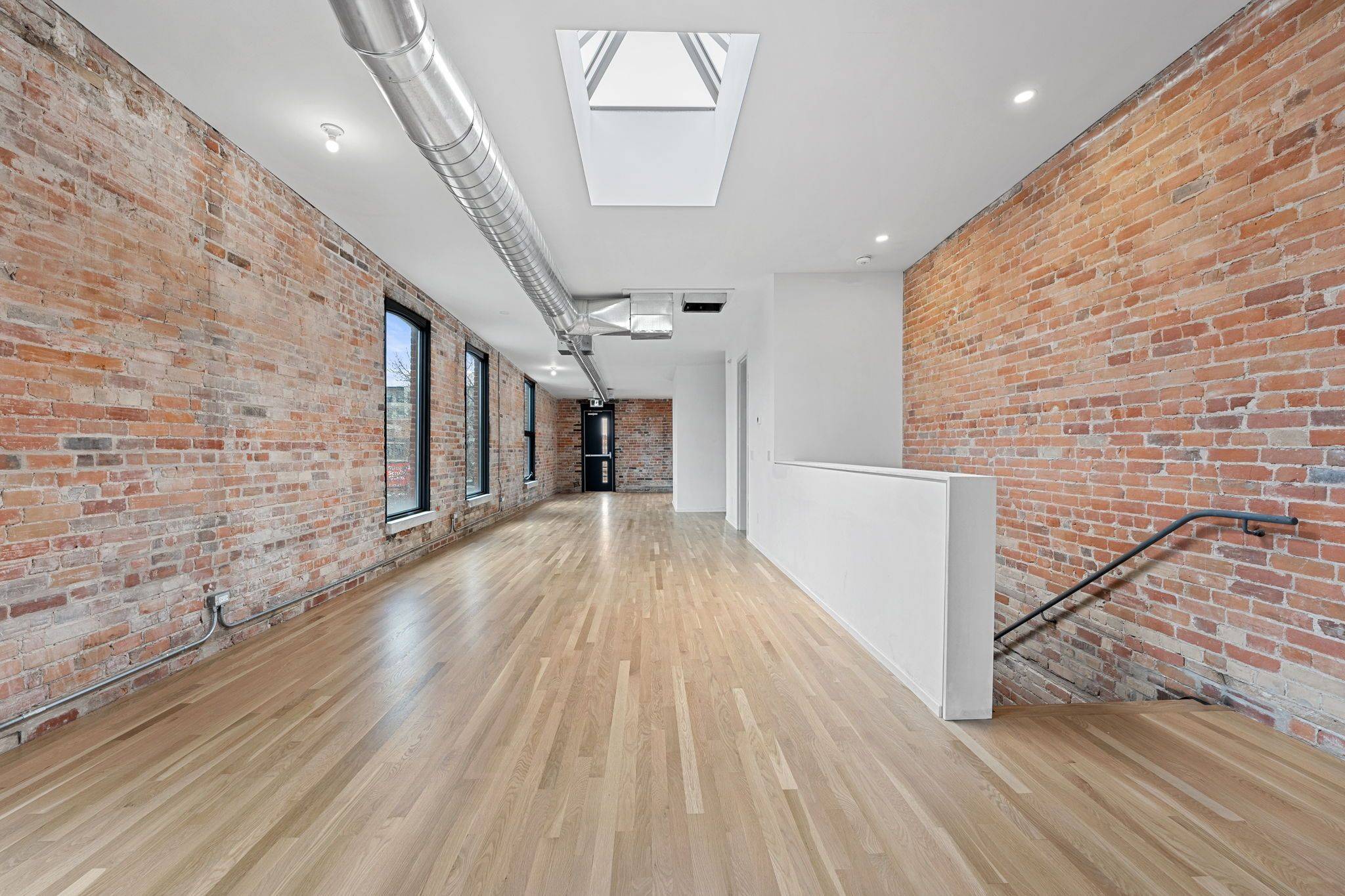 Toronto E01, ON M4M 1K1,972 Queen ST E #300