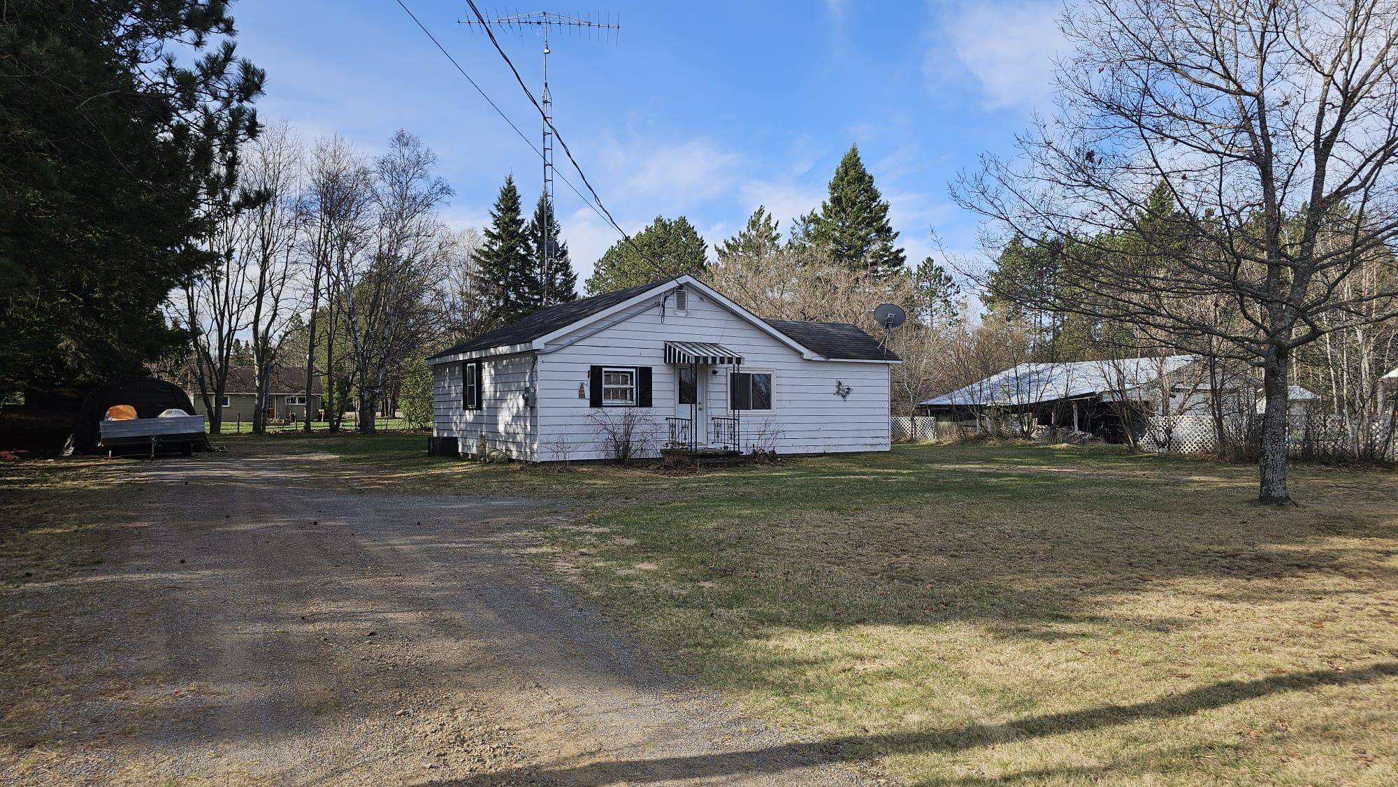 South Algonquin, ON K0J 2C0,51 Major Lake RD