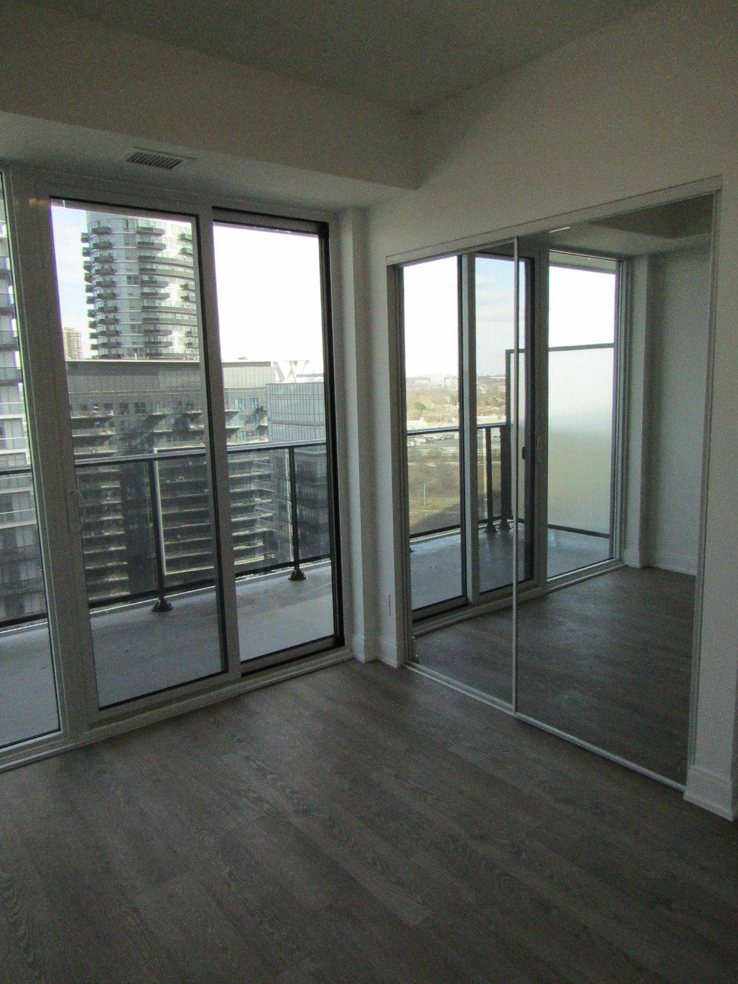 Toronto W06, ON M8V 0G2,70 Annie Craig DR #1803