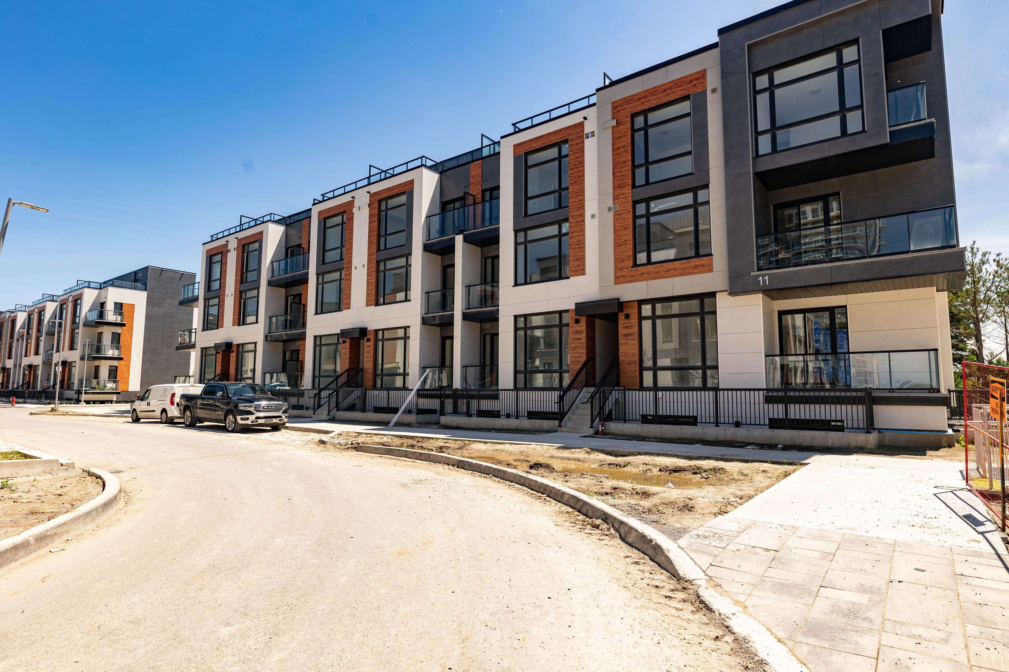 Richmond Hill, ON L4S 1M4,11 David Eyer RD #1503