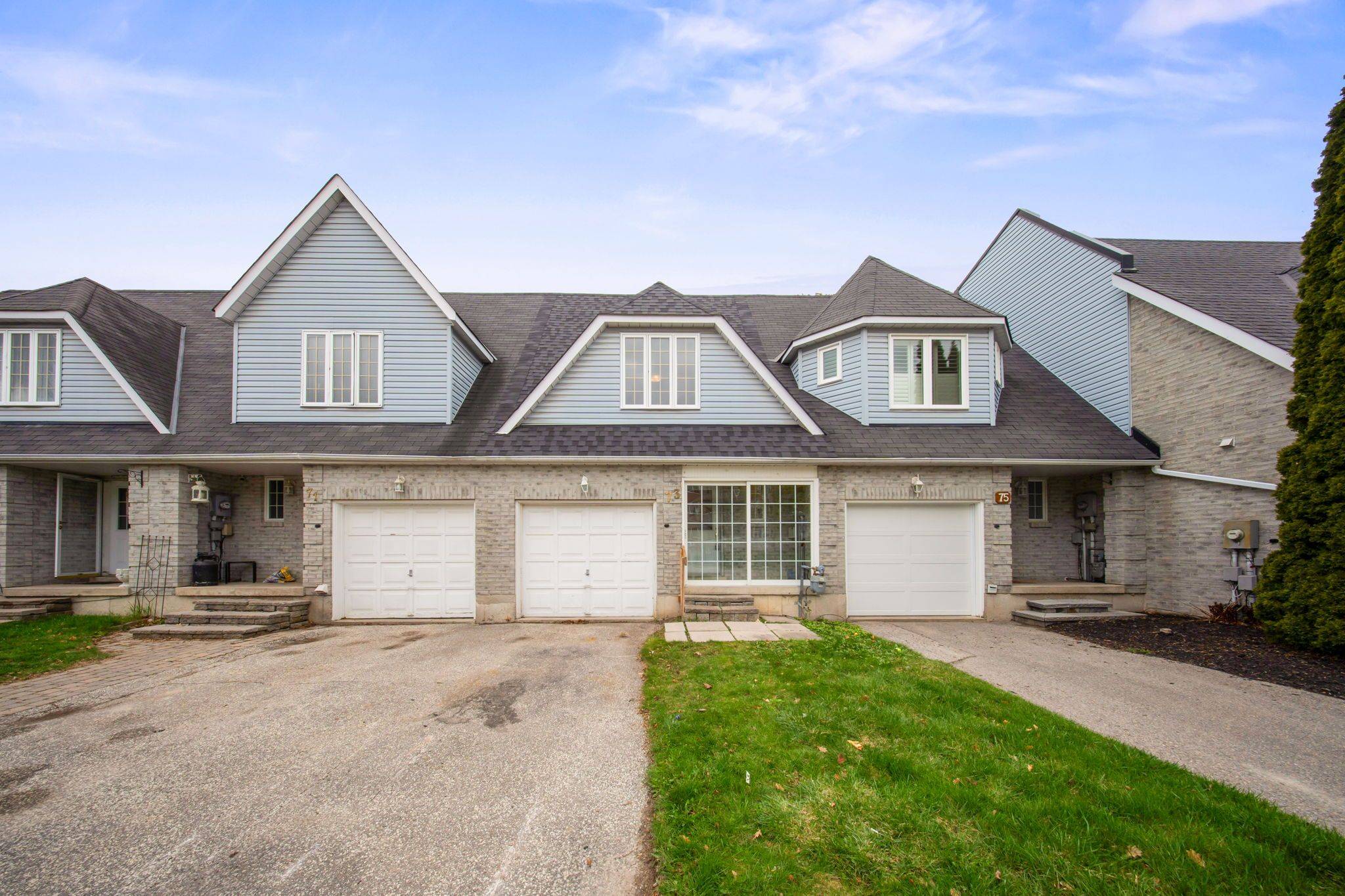 East Gwillimbury, ON L9N 1R5,73 Oak Ridge CT