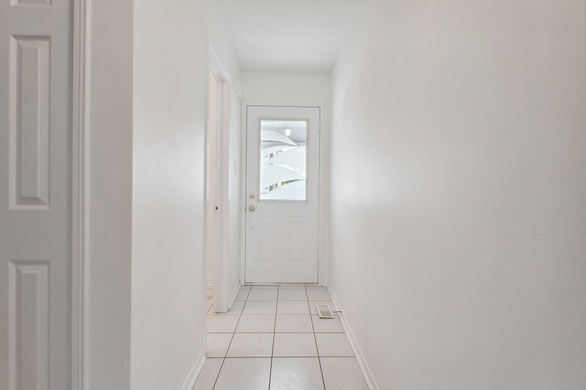 East Gwillimbury, ON L9N 1R5,73 Oak Ridge CT