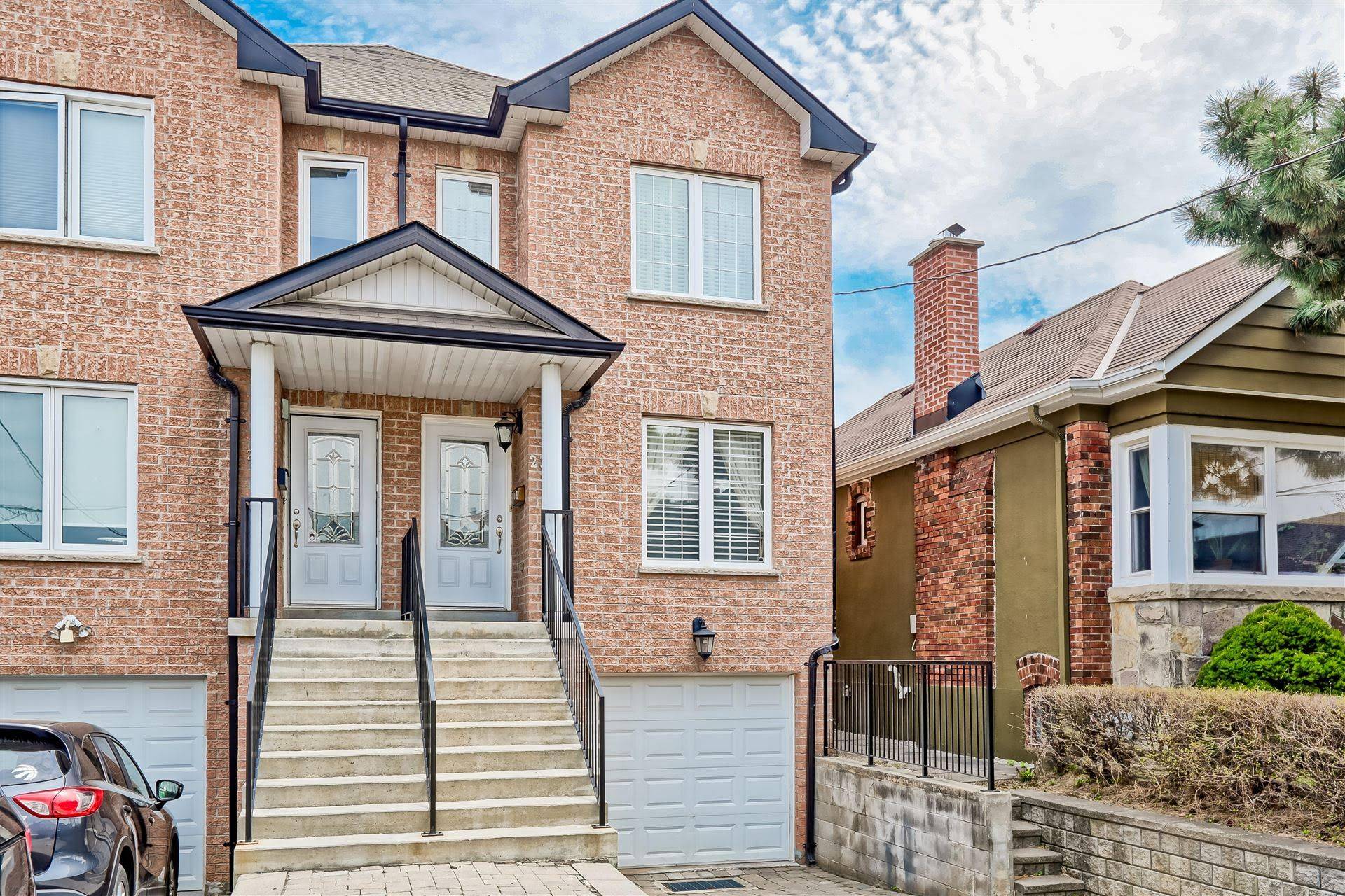 Toronto W03, ON M6M 4E2,23A Yarrow RD