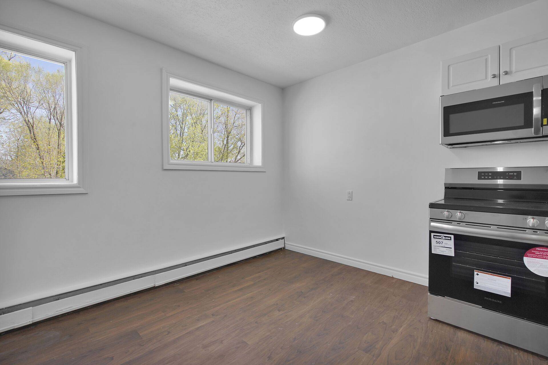 London South, ON N6J 2R4,25 Orchard ST #207