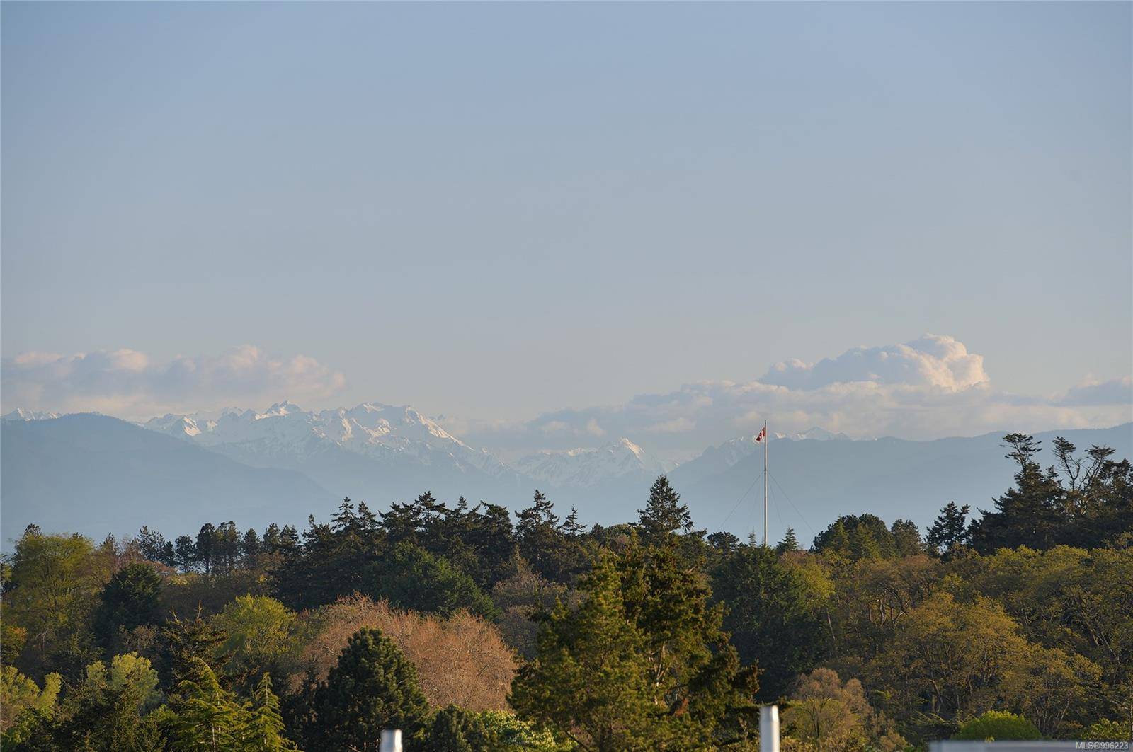 Victoria, BC V8V 3G7,999 Burdett Ave #604