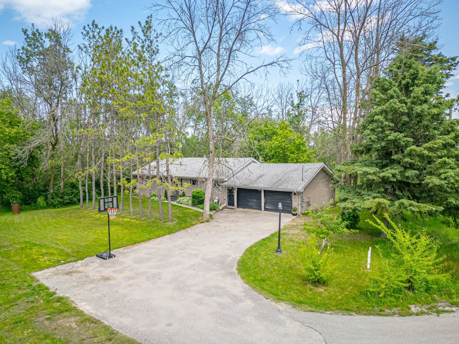 Clearview, ON L9Z 2G5,6278 Vancise CT