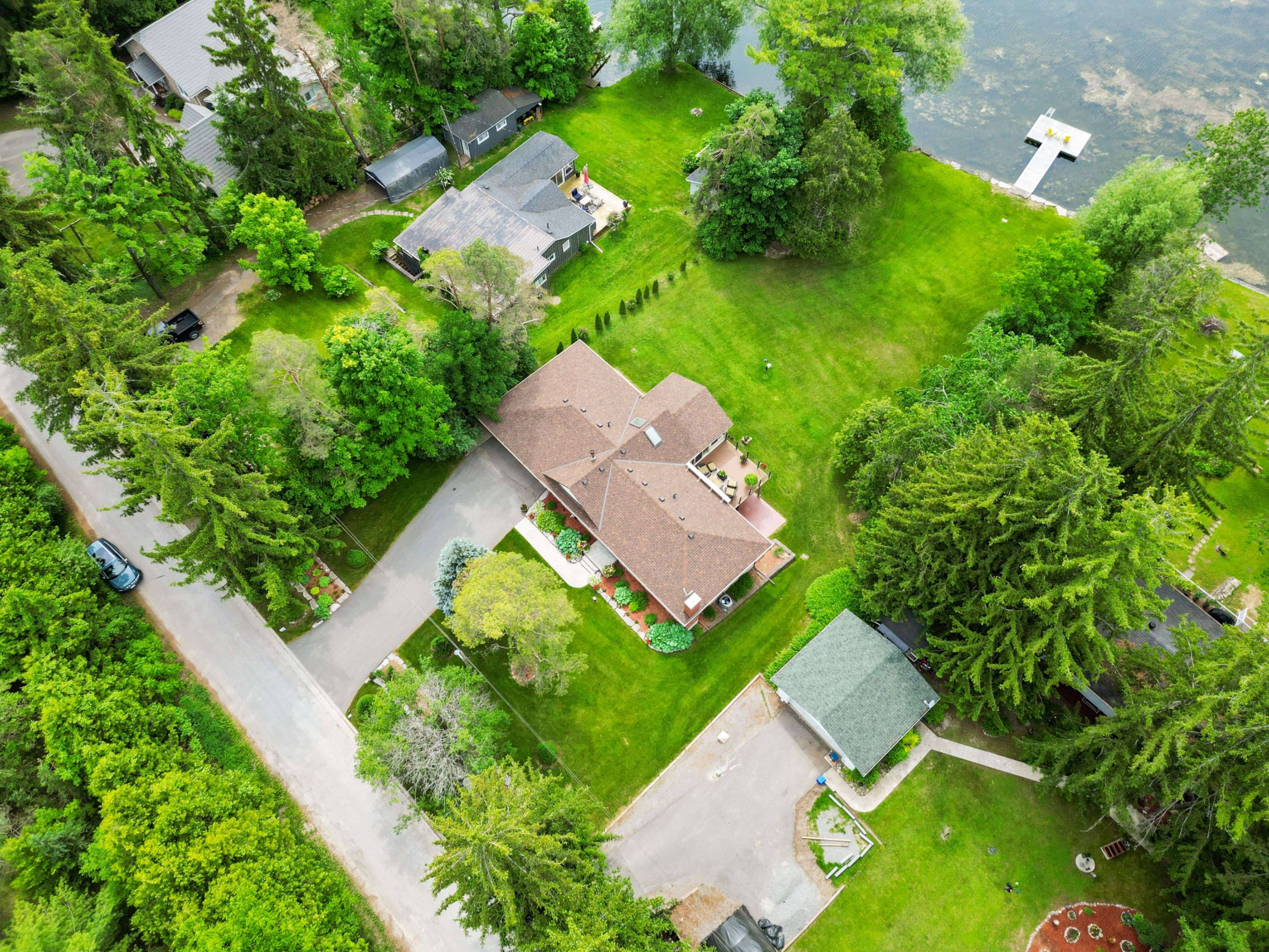 Selwyn, ON K9J 6X3,360 FIFE AVE