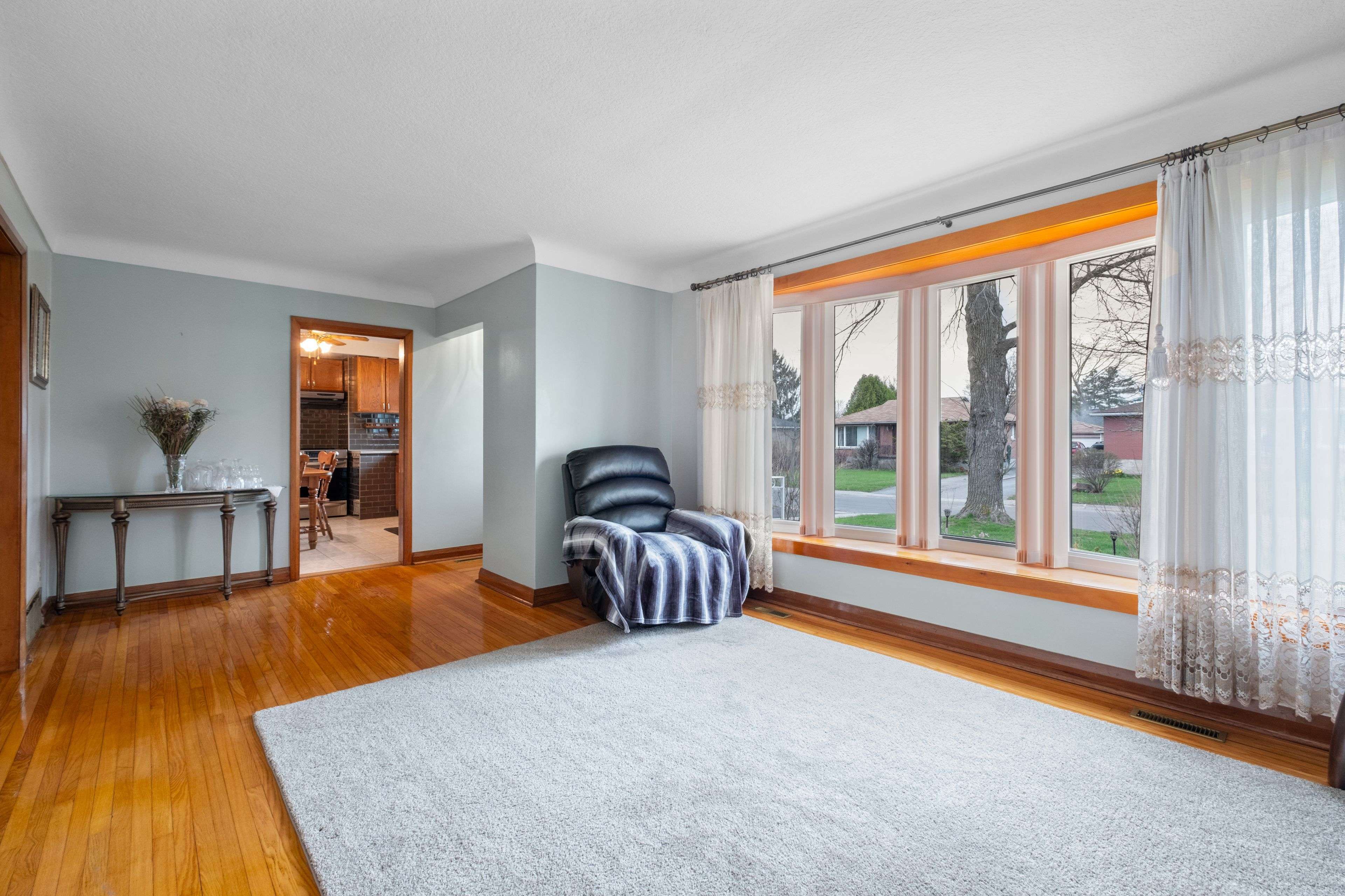 Kingston, ON K7M 1Z5,56 Campbell CRES