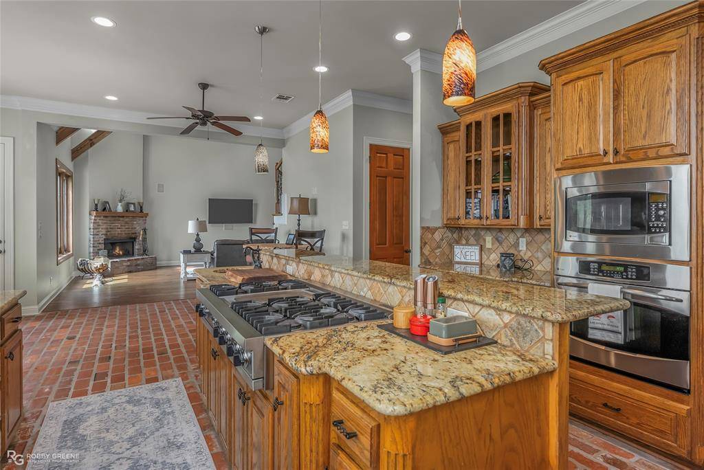 Benton, LA 71006,1060 Highway 162