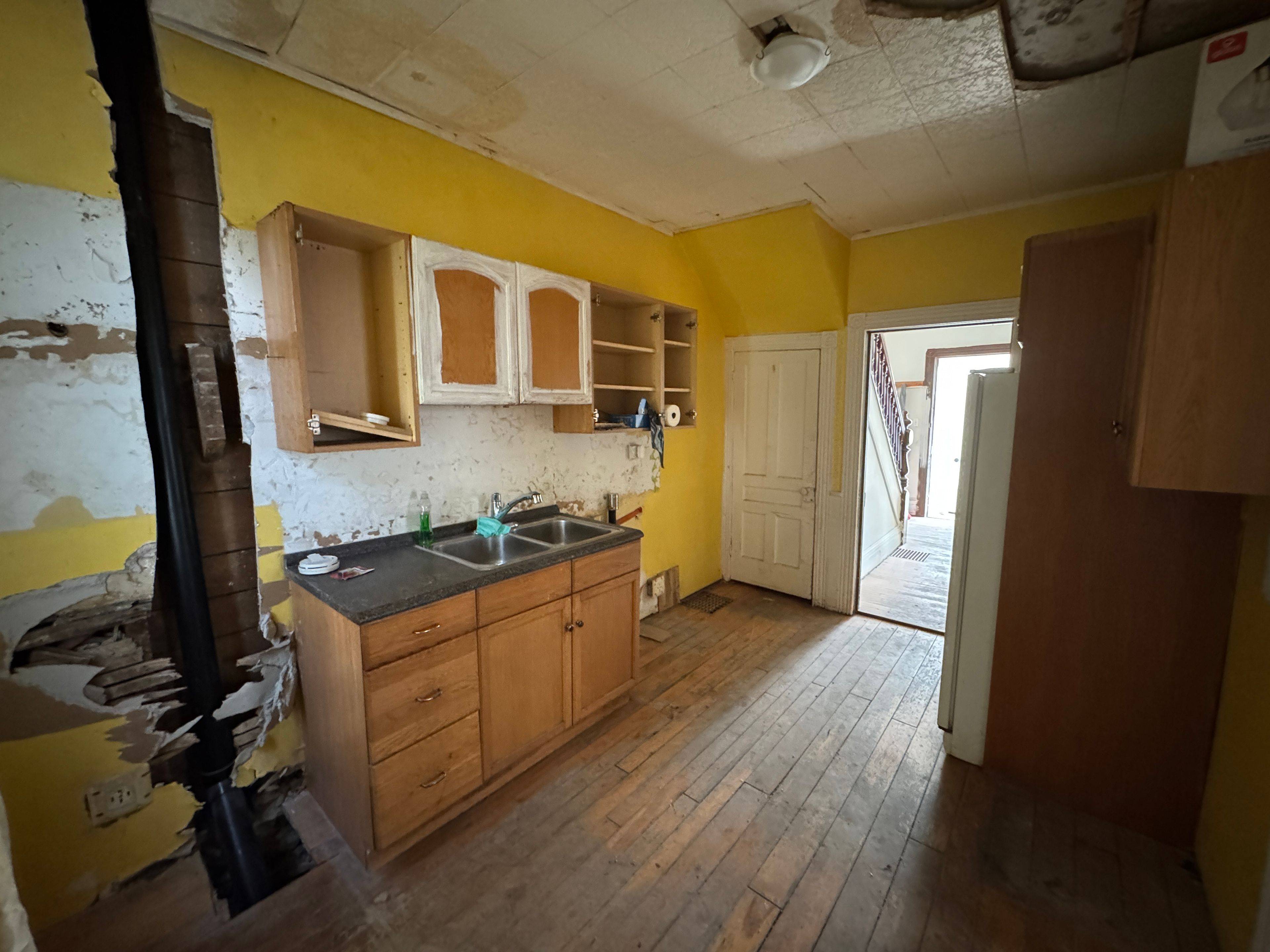 Owen Sound, ON N4K 4P6,966 3rd AVE W