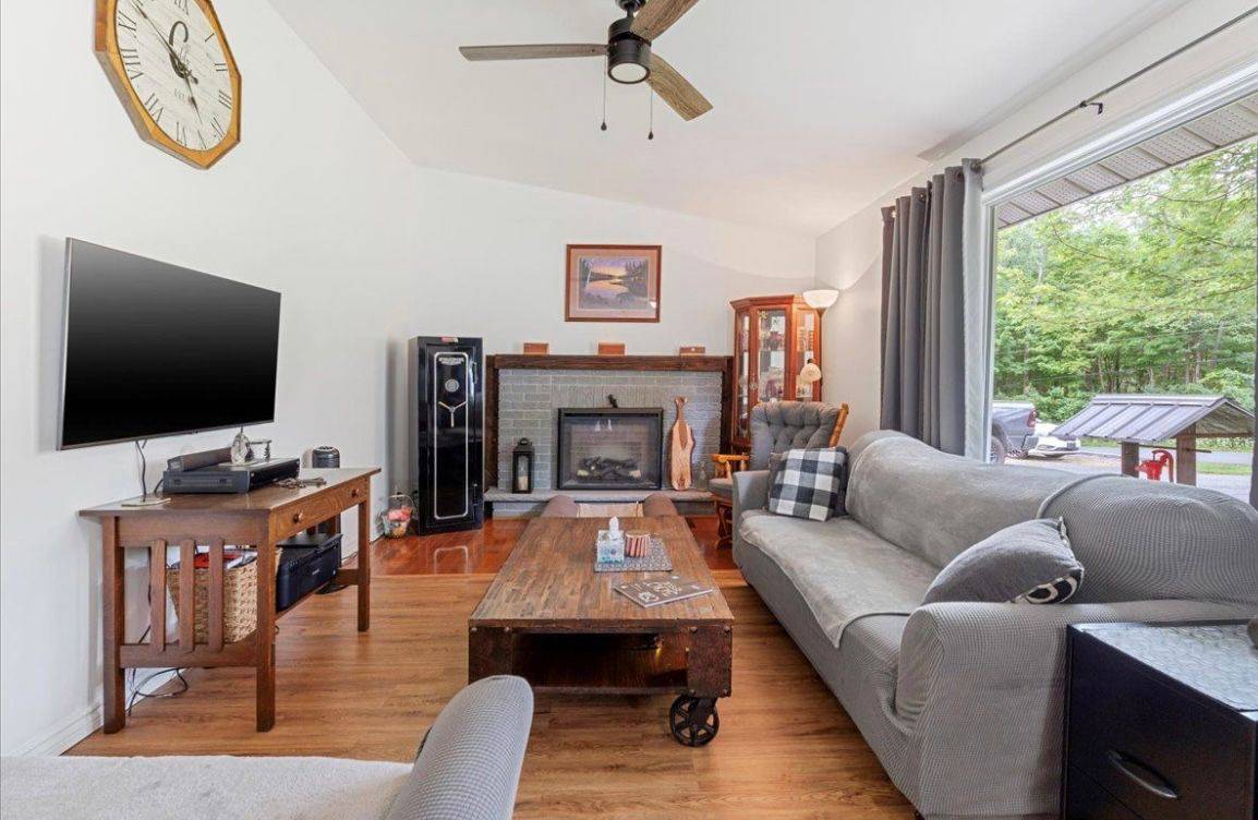 Marmora And Lake, ON K0K 2M0,69 Booster Park RD