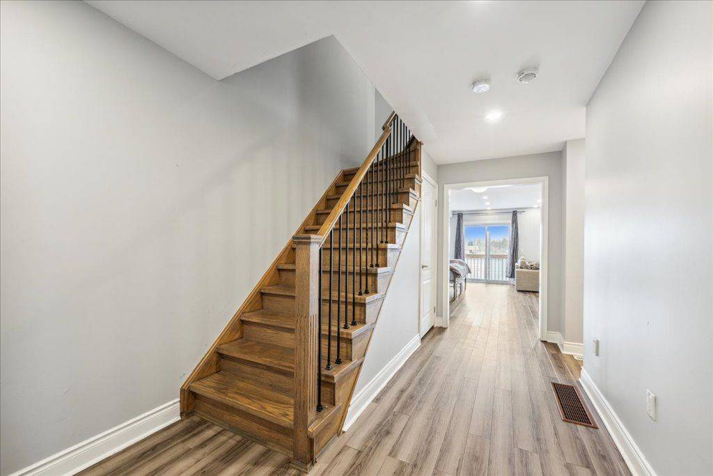 Shelburne, ON L9V 3V2,734 Cook CRES