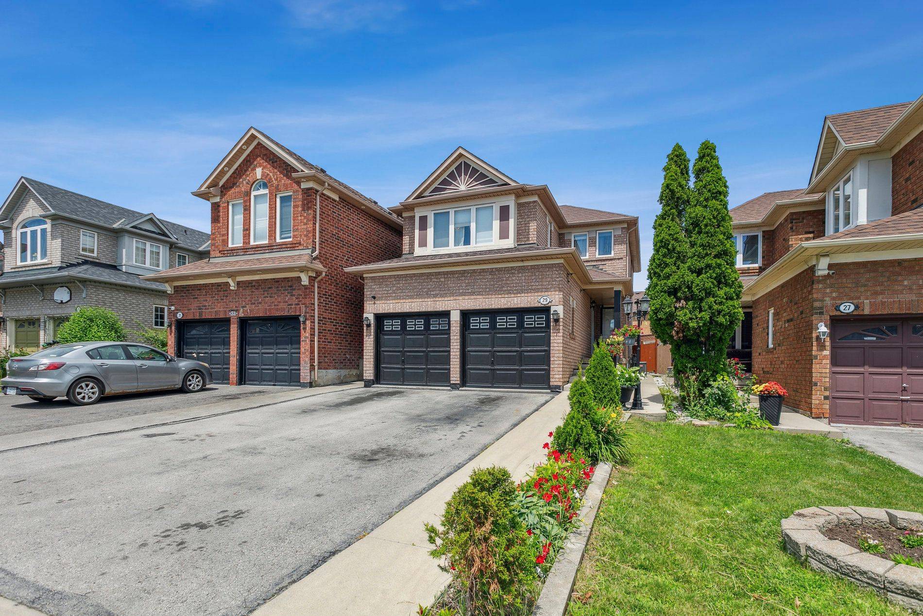 Brampton, ON L6R 1P4,29 Narrow Valley CRES