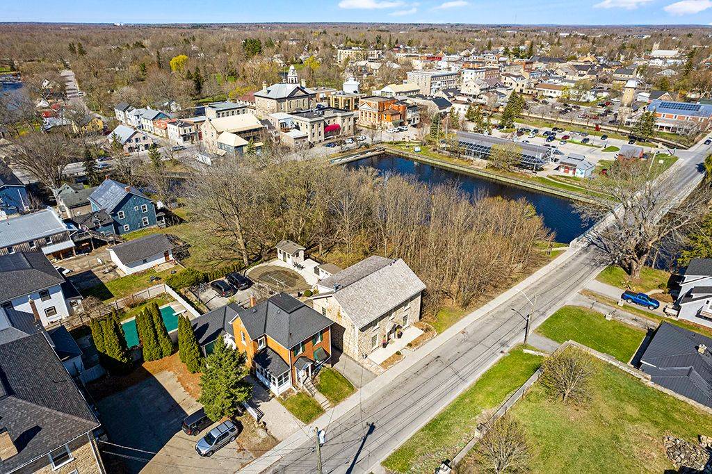 Perth, ON K7H 1E9,32 Drummond ST E