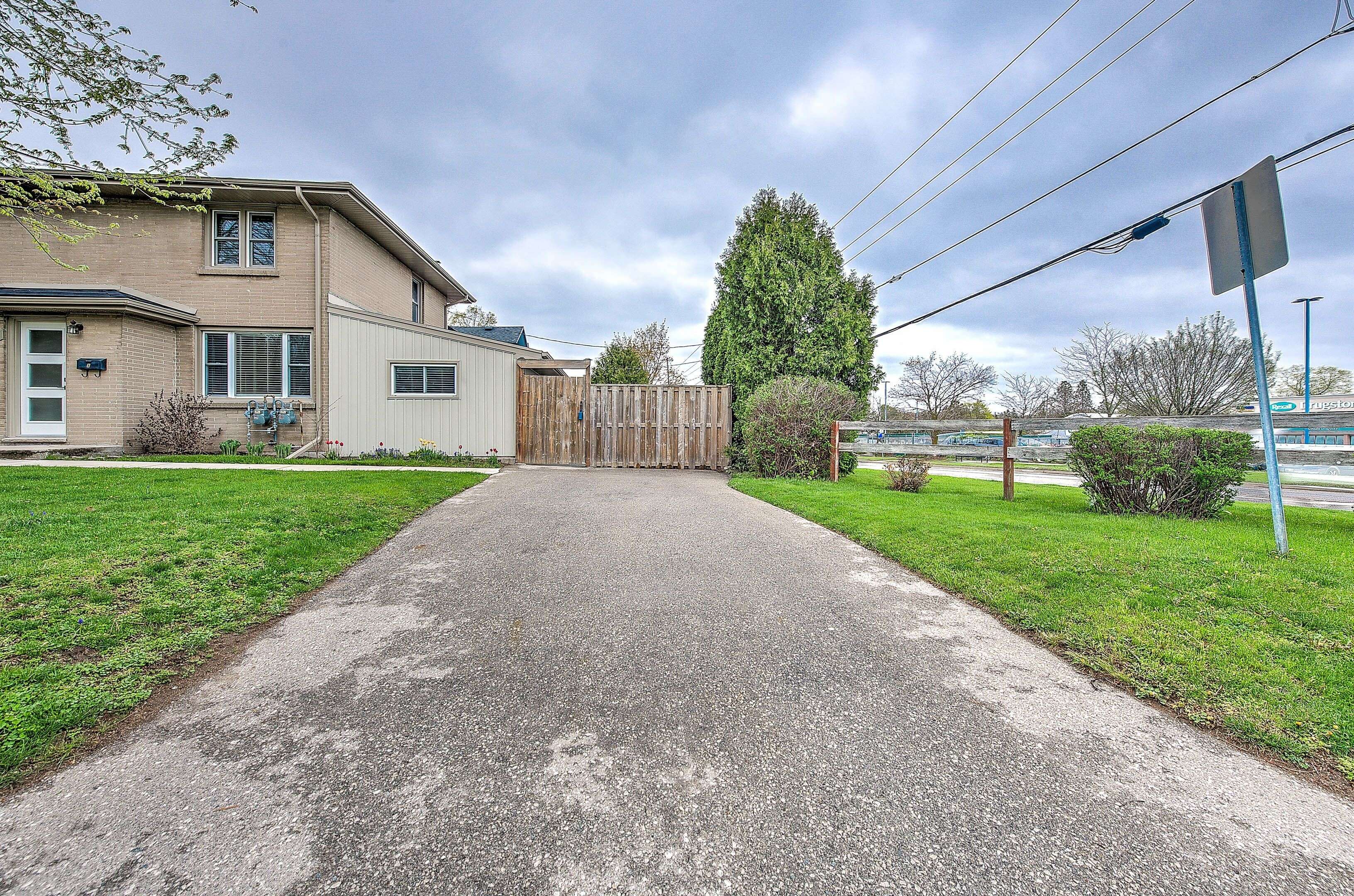 London South, ON N6K 2A1,1271 Norman AVE #A