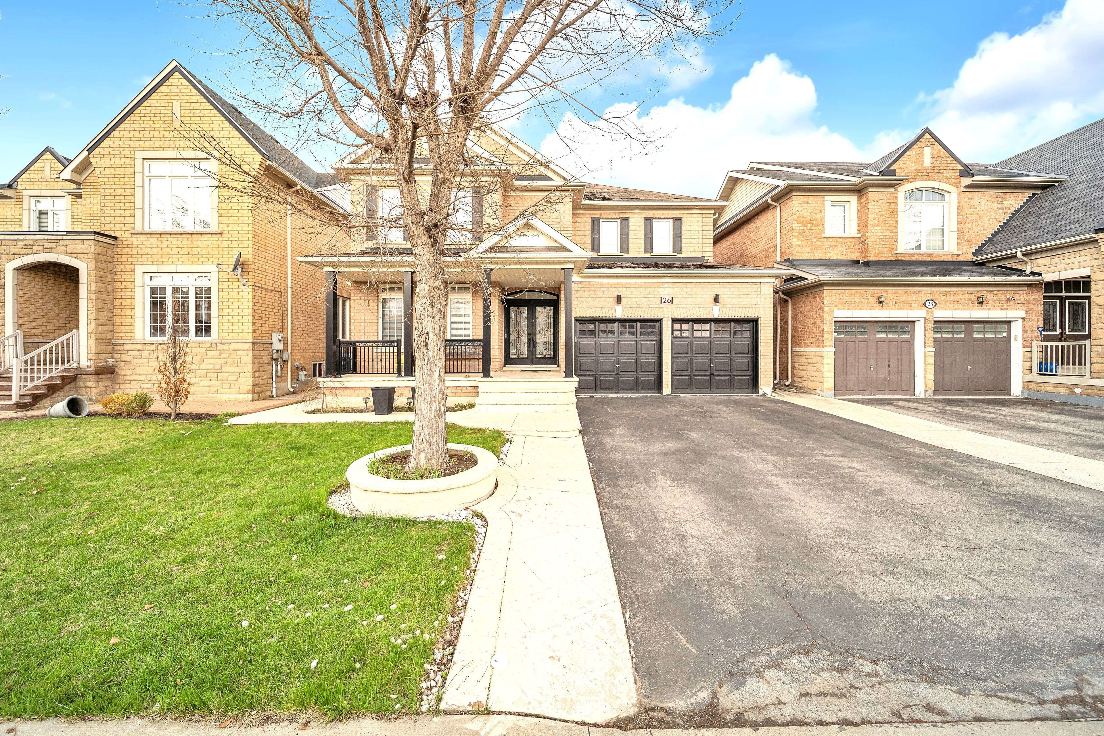 Brampton, ON L6P 2P3,26 Bluffwood Cres CRES E