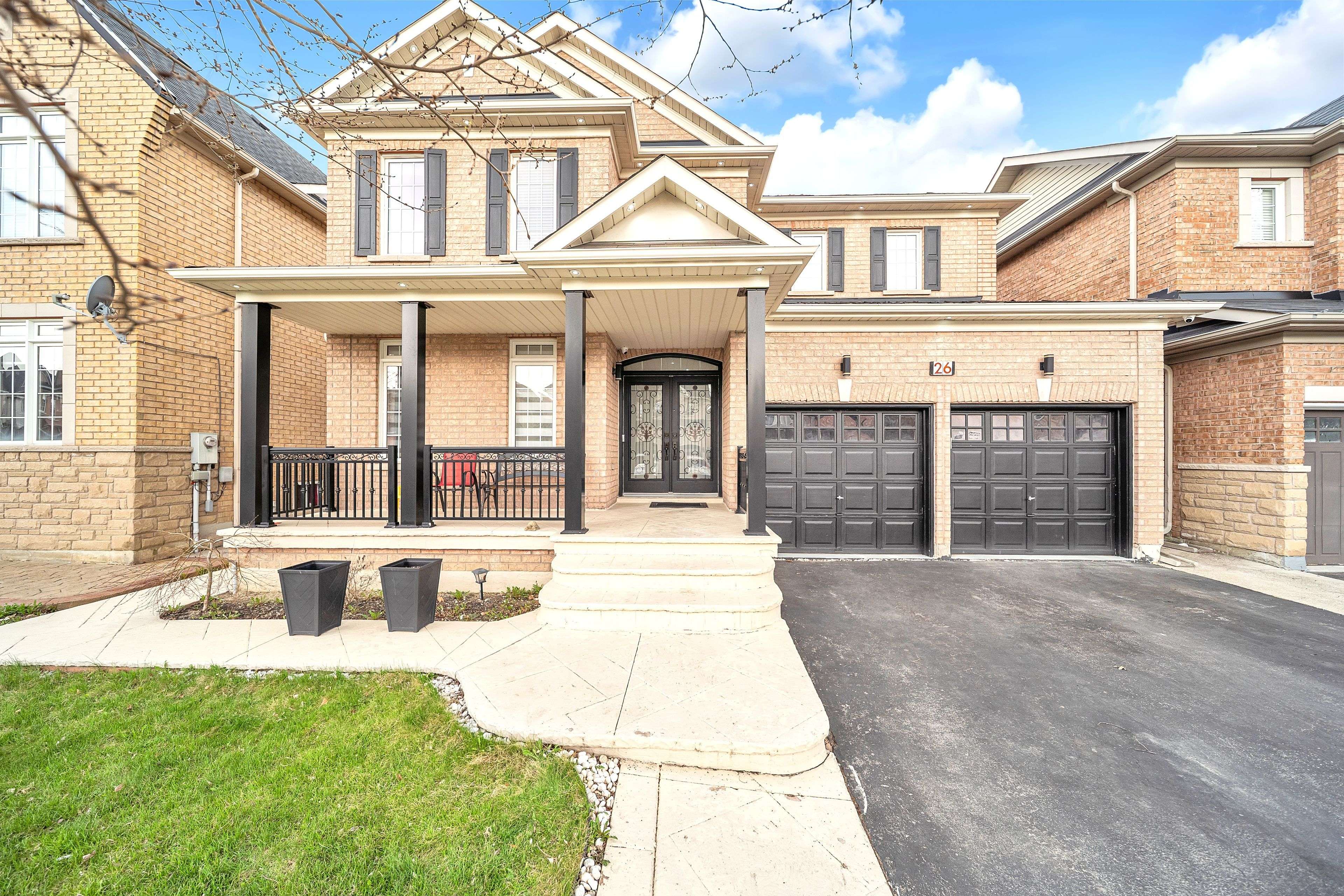 Brampton, ON L6P 2P3,26 Bluffwood Cres CRES E