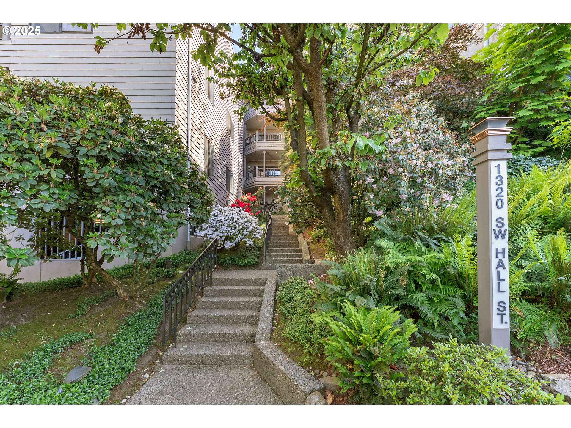 Portland, OR 97201,1320 SW HALL ST #202