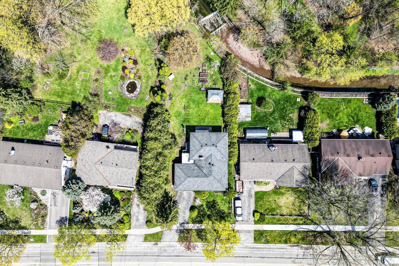 Burlington, ON L7L 2X3,243 Appleby Line