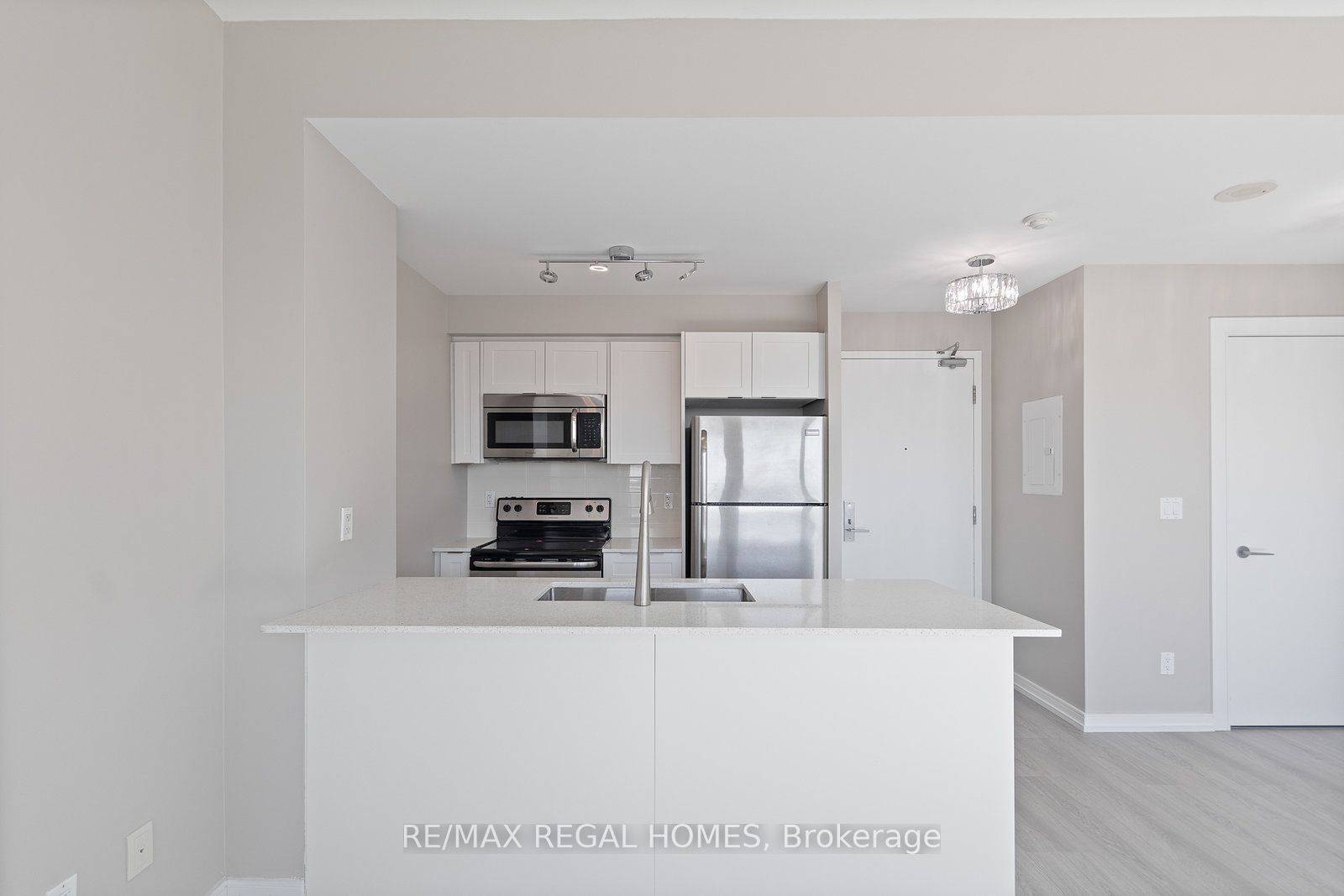Toronto C01, ON M6K 3P9,55 East Liberty ST #512