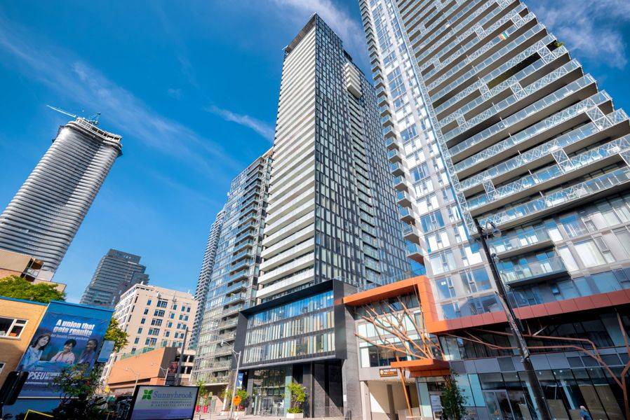 Toronto C08, ON M4Y 0C4,28 Wellesley ST E #1008