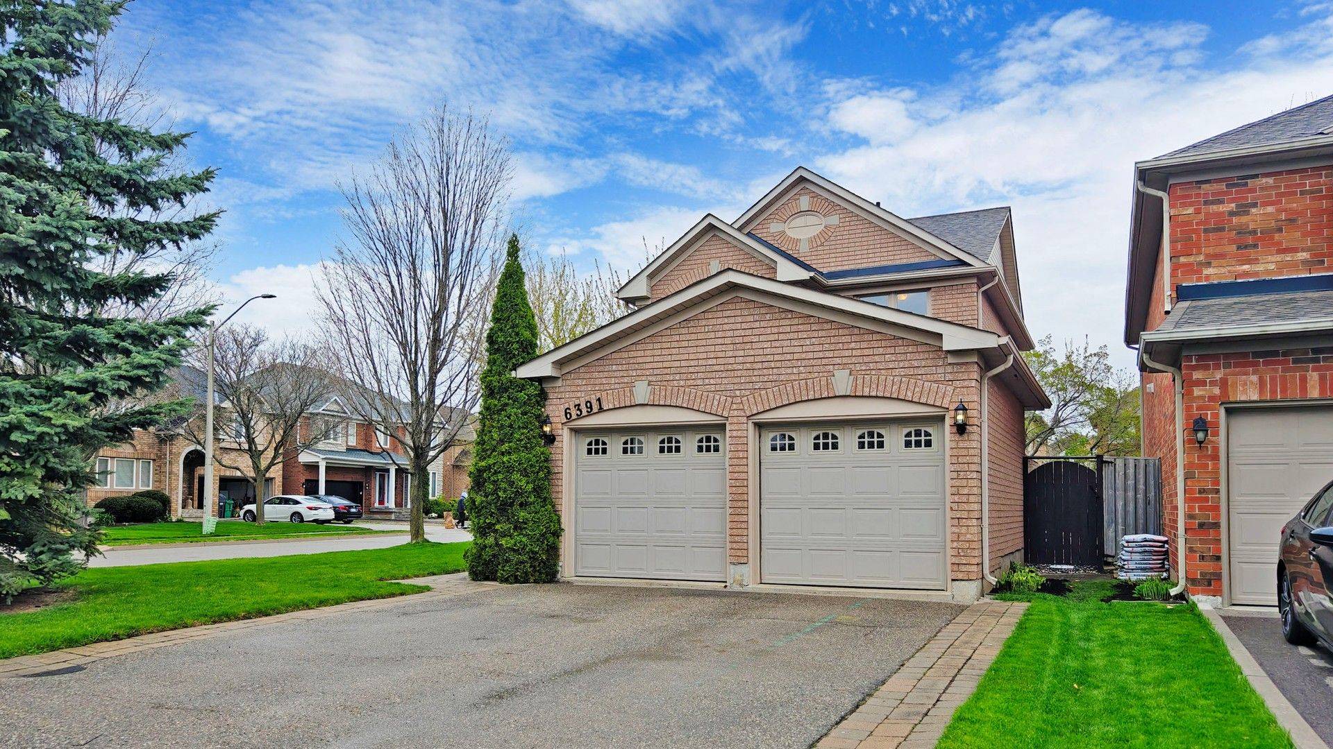 Mississauga, ON L5N 7V9,6391 Amber Glen DR