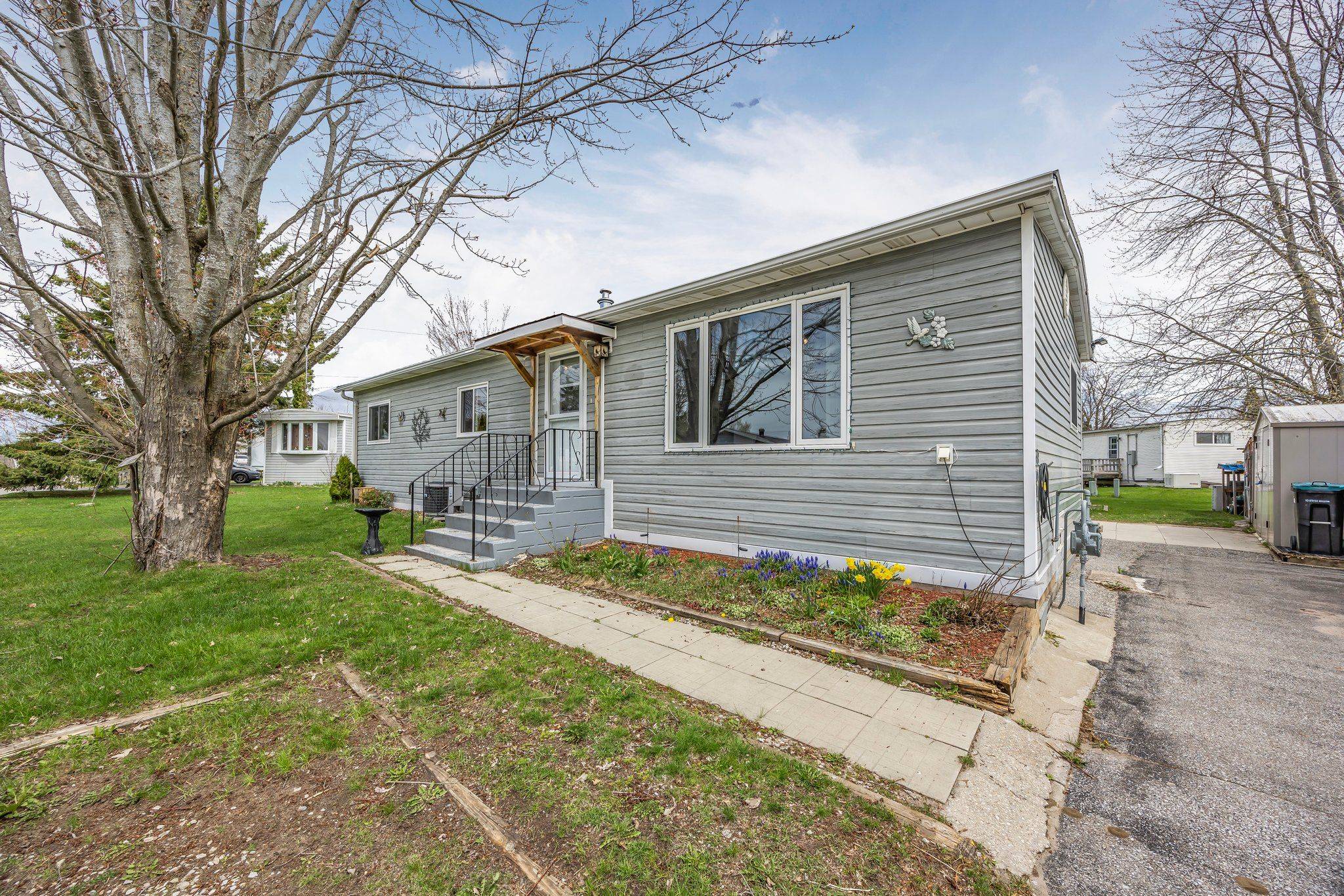 Oro-medonte, ON L3V 0P9,15 Balantrae DR