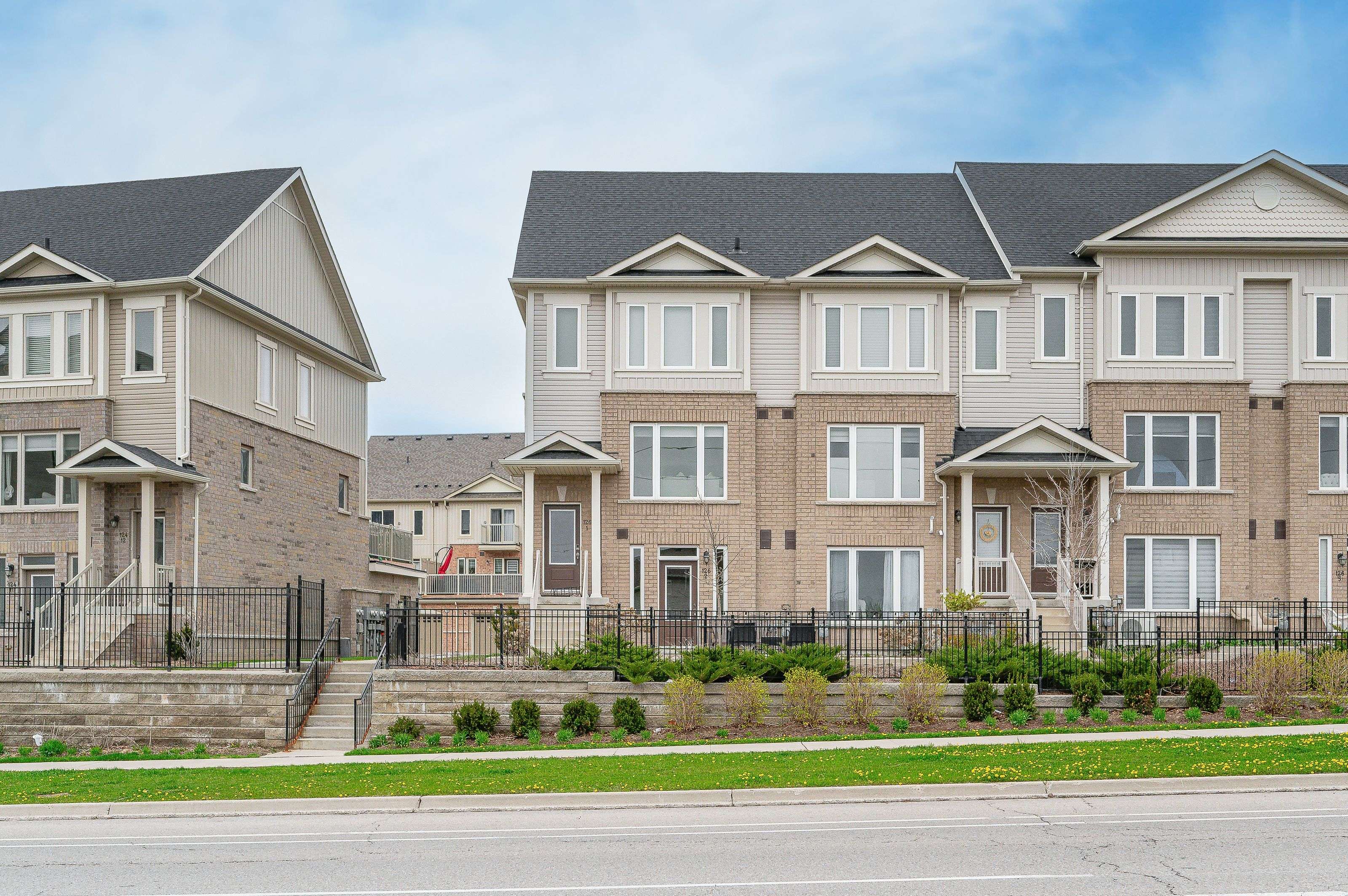 Guelph, ON N1E 0P6,126 Watson Pkwy N #2