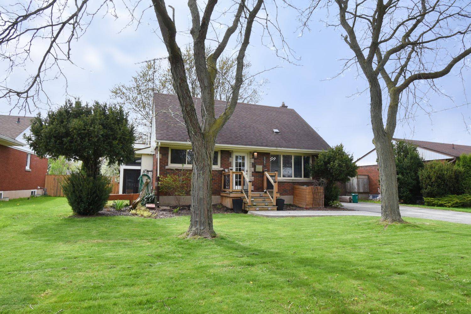 Niagara Falls, ON L2J 2V5,3381 Marion AVE