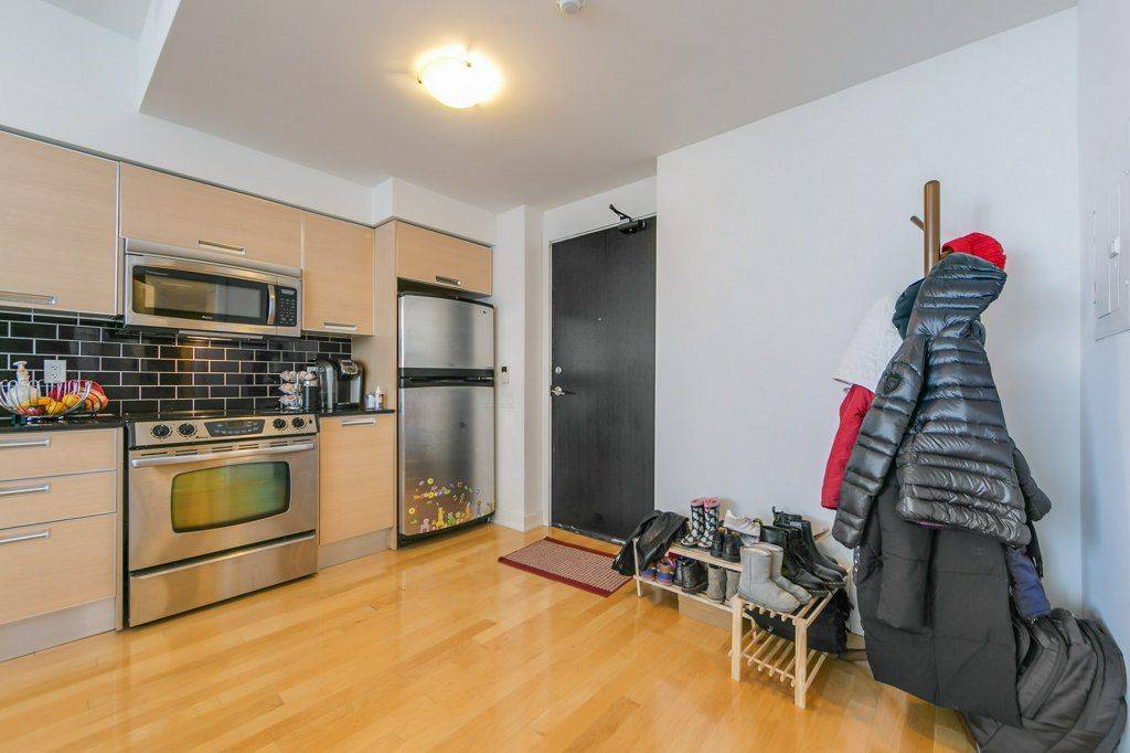 Toronto C08, ON M4Y 0A2,33 Charles ST E #3501