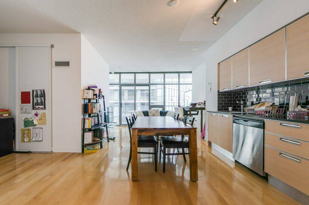 Toronto C08, ON M4Y 0A2,33 Charles ST E #3501