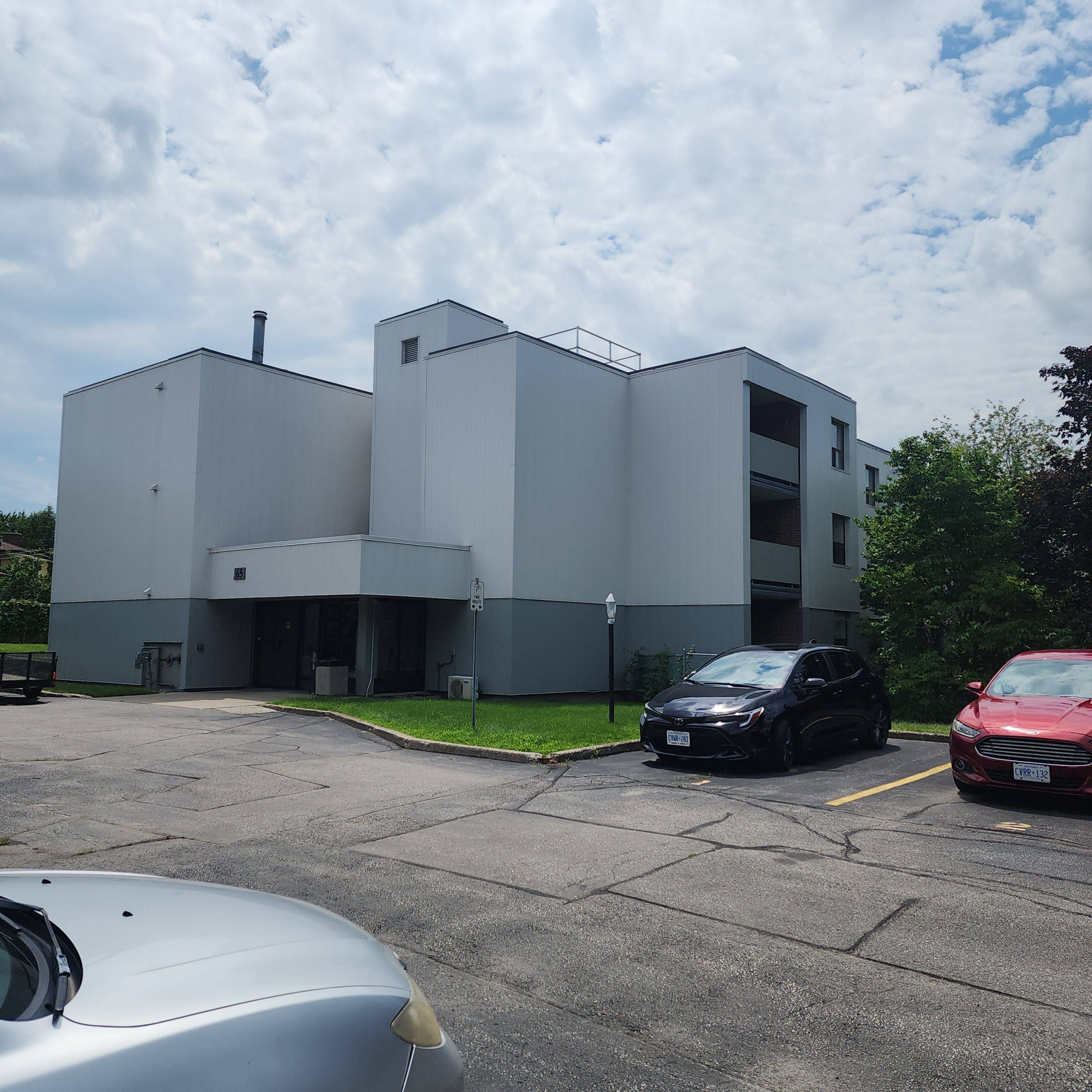 Guelph, ON N1H 7R9,65 SILVERCREEK Pkwy N #307