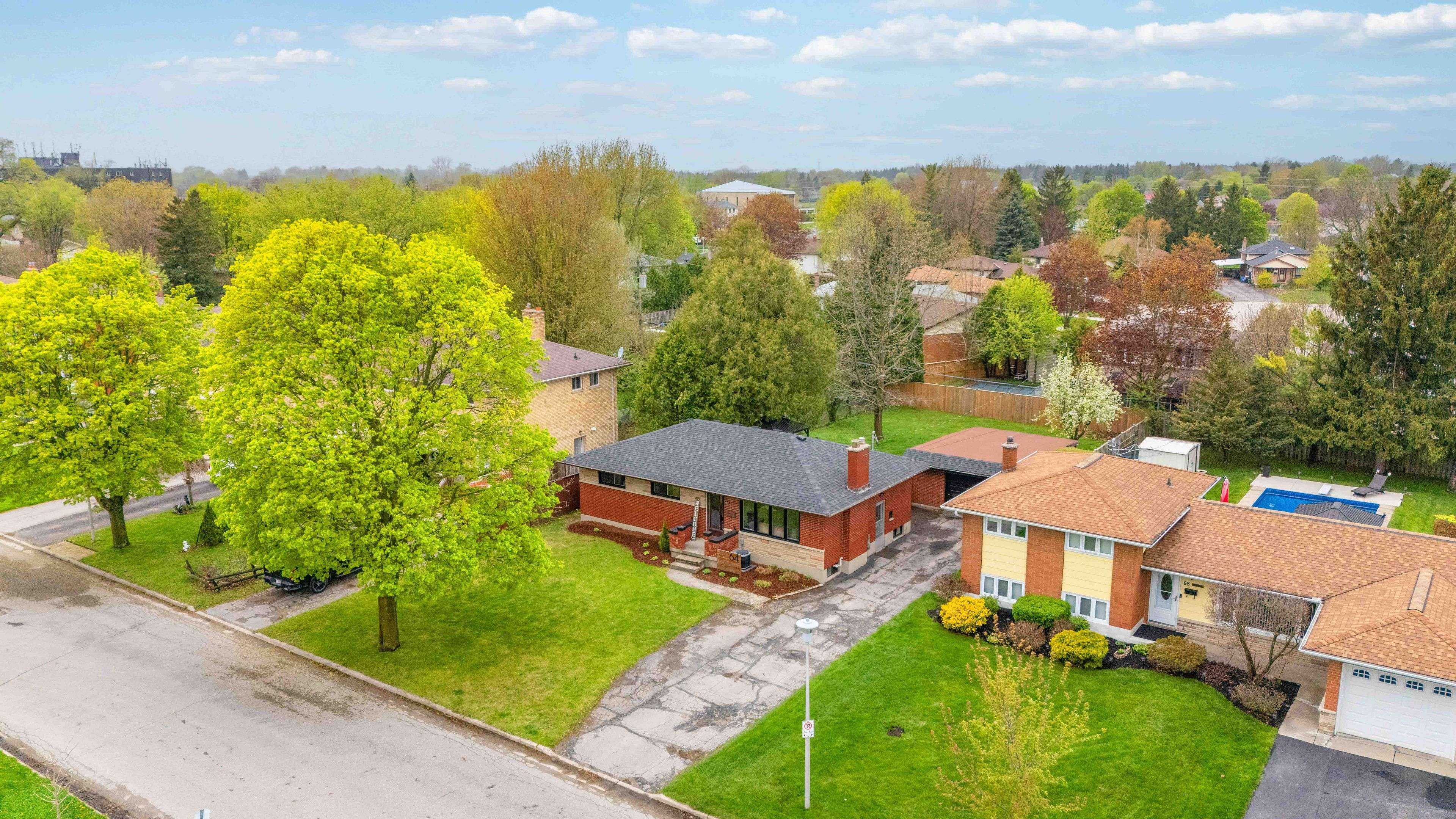 London East, ON N5V 2K1,64 HAWKESBURY AVE