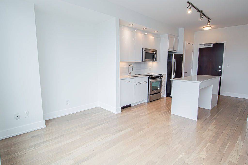 Westboro - Hampton Park, ON K1Z 0A8,360 Patricia AVE #206