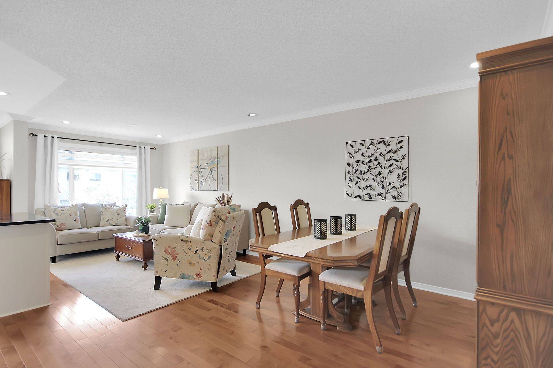 Kanata, ON K2M 2T6,484 Meadowbreeze DR
