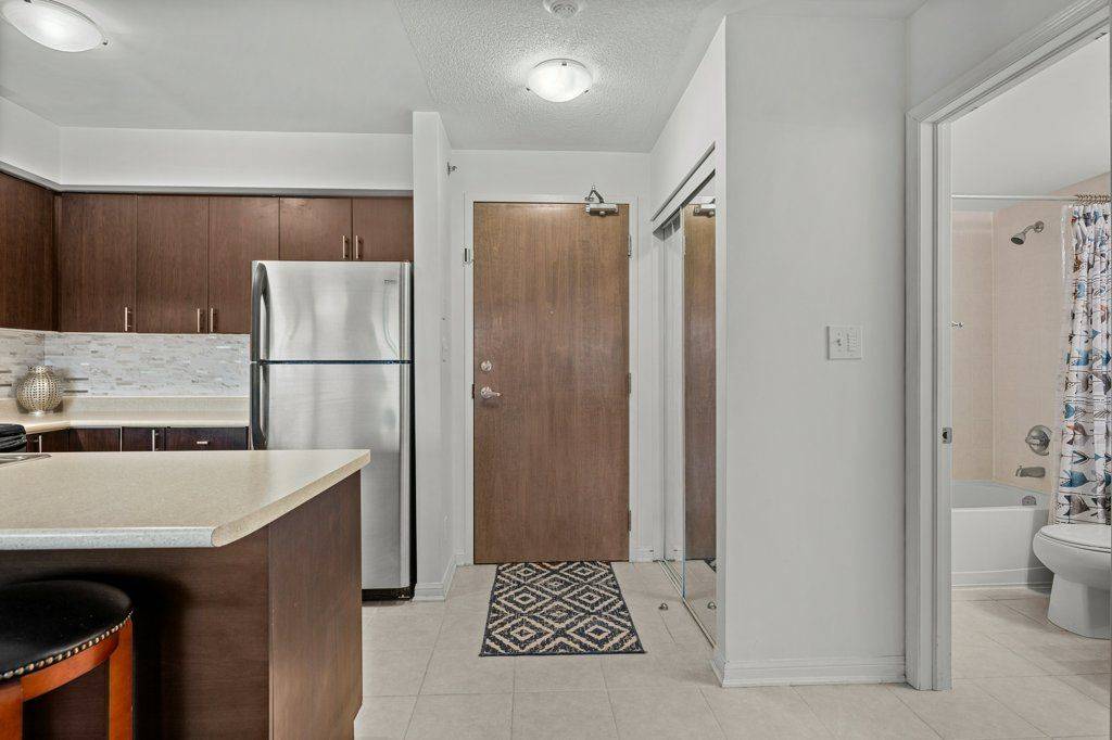 Burlington, ON L7M 0G9,3060 Rotary WAY #303
