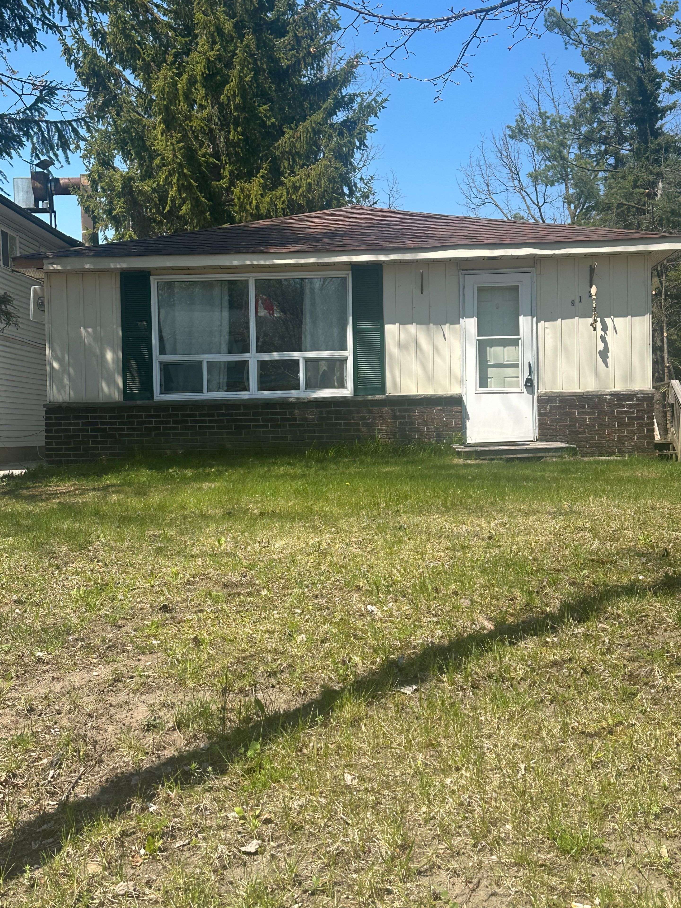 Innisfil, ON L9S 2C2,912 Innisfil Beach RD