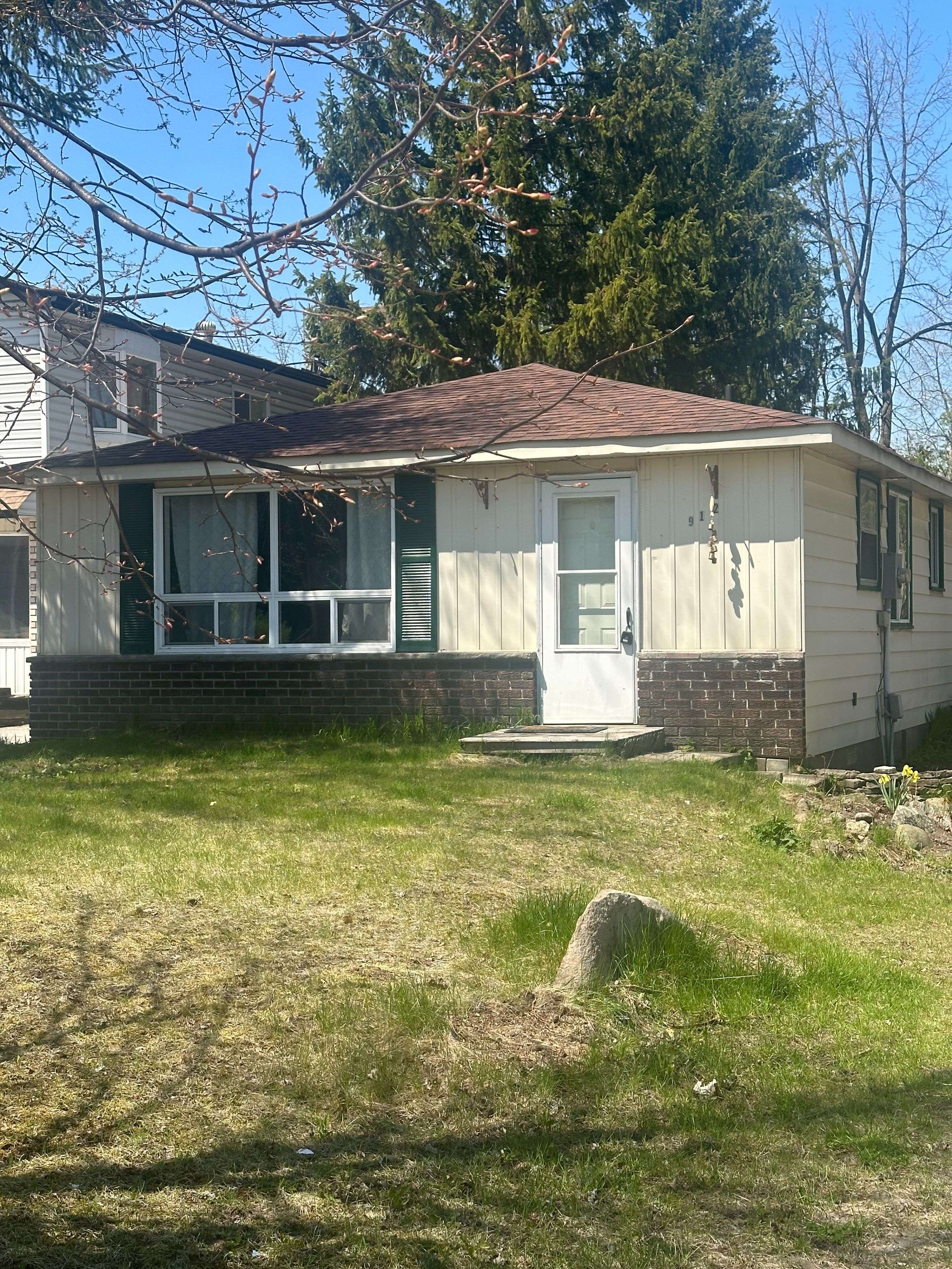 Innisfil, ON L9S 2C2,912 Innisfil Beach RD