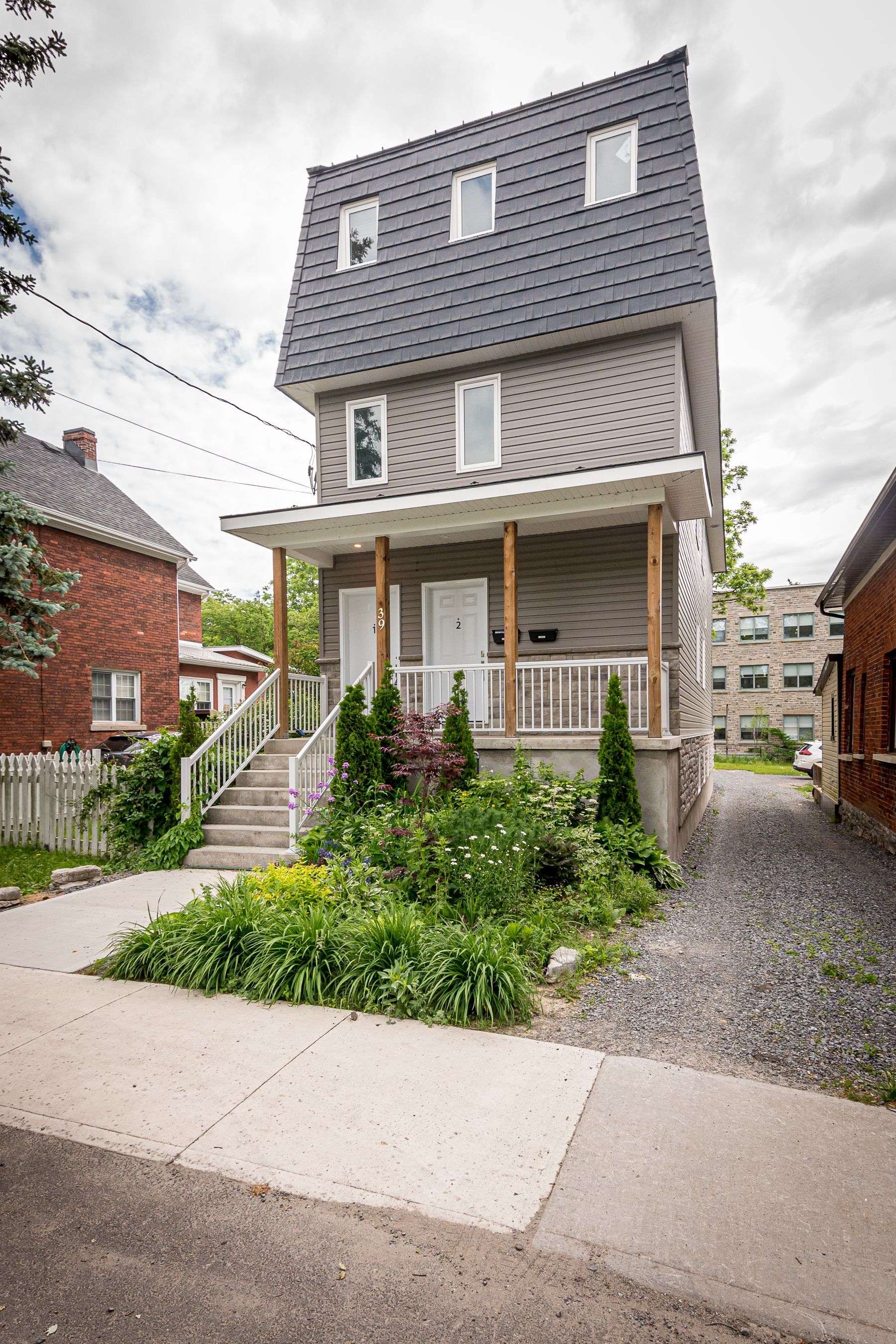 Kingston, ON K7L 4H5,39 Ellerbeck ST