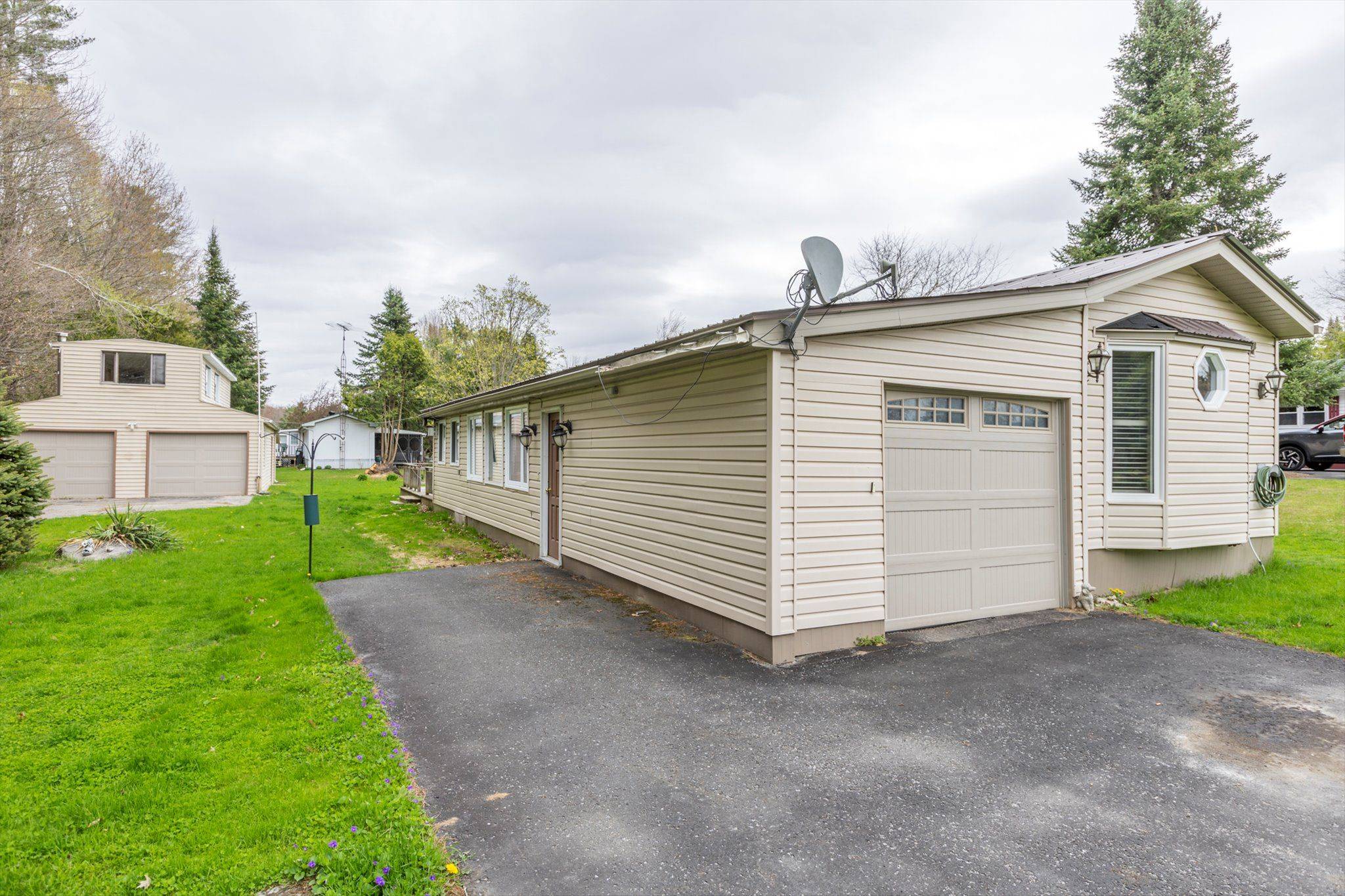 Havelock-belmont-methuen, ON K0L 1Z0,65 Chandos ST