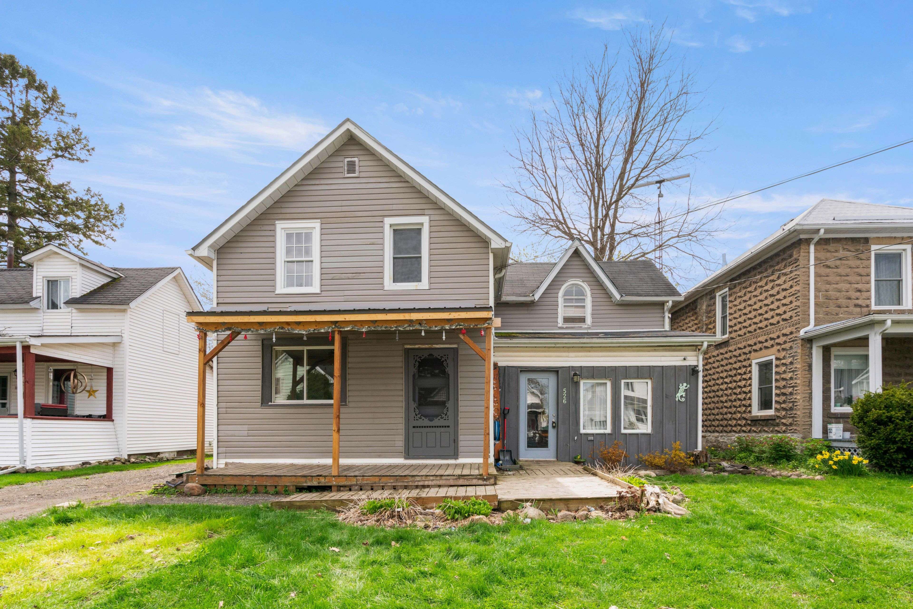 Edwardsburgh/cardinal, ON K0E 1E0,526 Middle ST