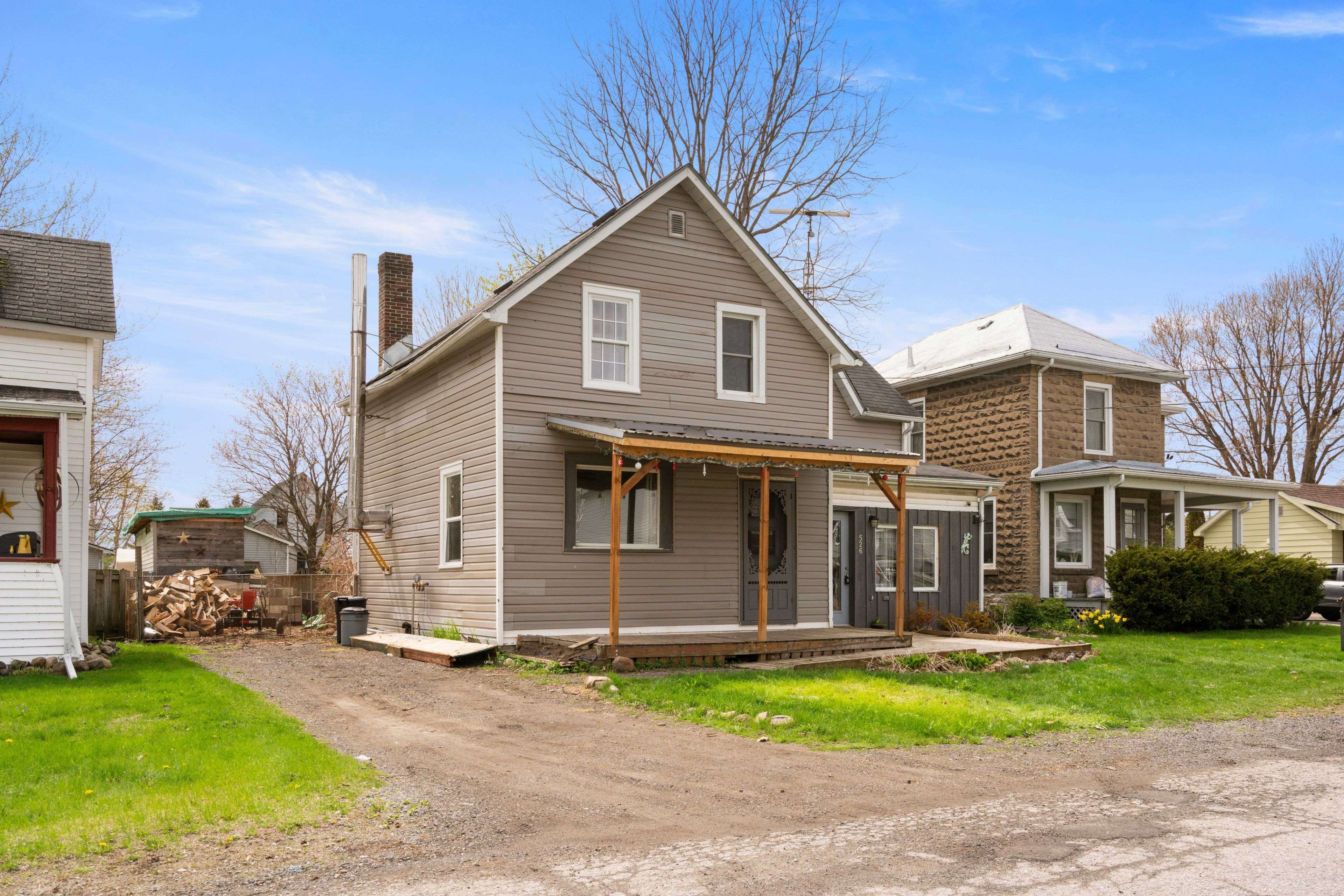 Edwardsburgh/cardinal, ON K0E 1E0,526 Middle ST