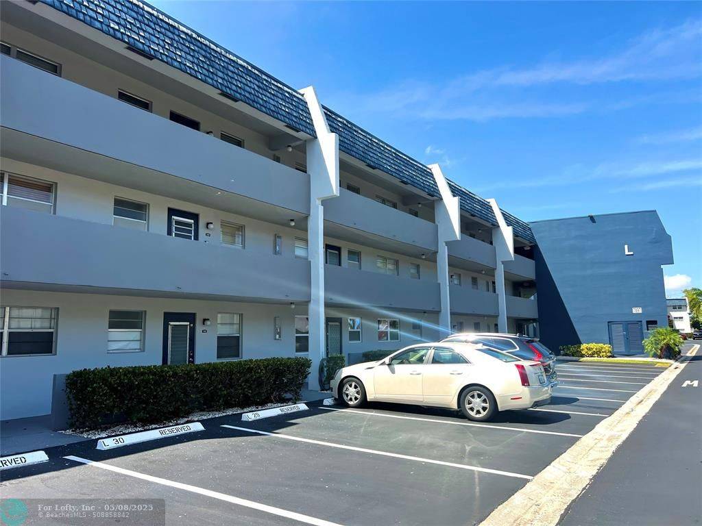 Margate, FL 33063,7897 Golf Circle Dr  #110