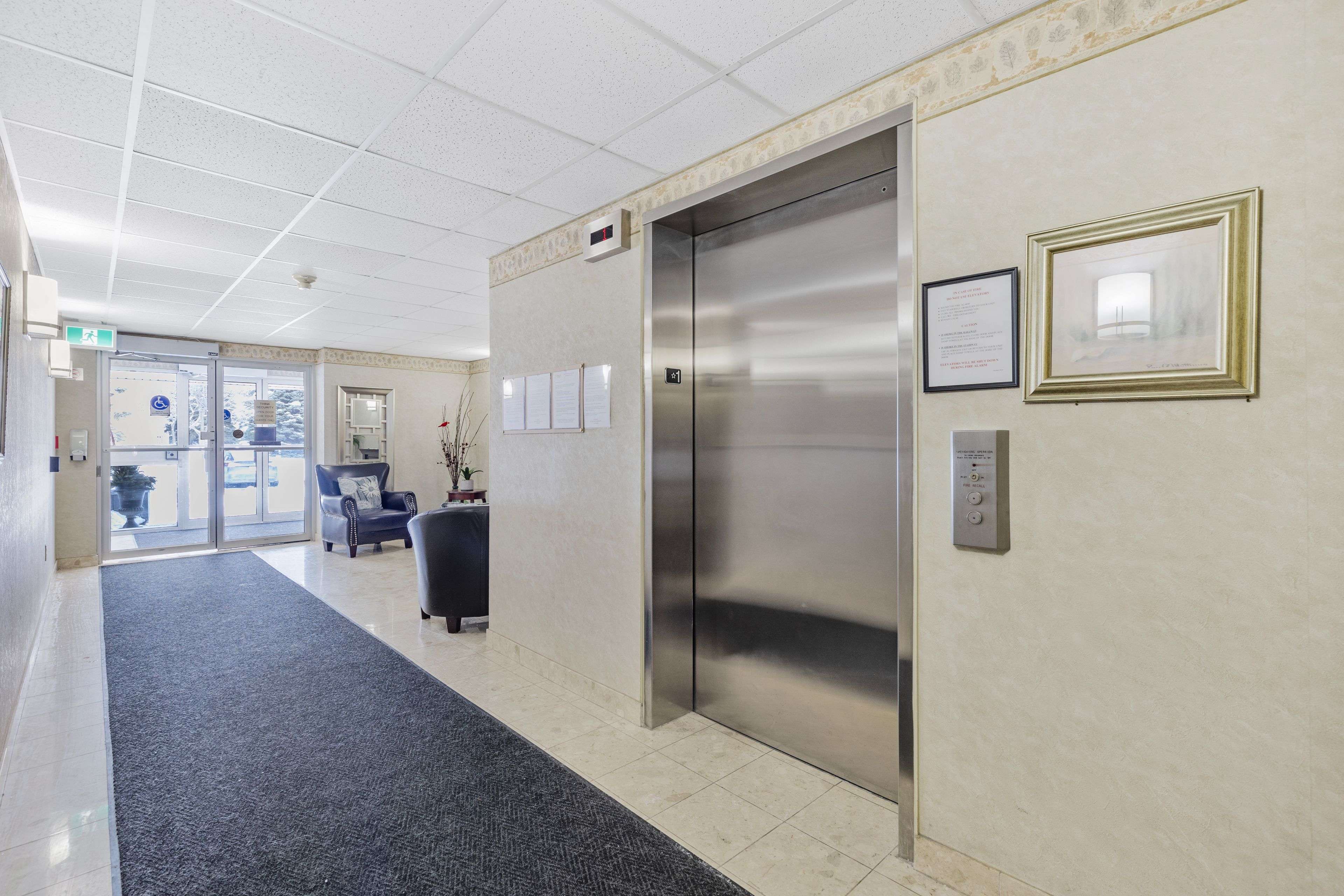 Burlington, ON L7T 4K8,216 Plains RD W #B309