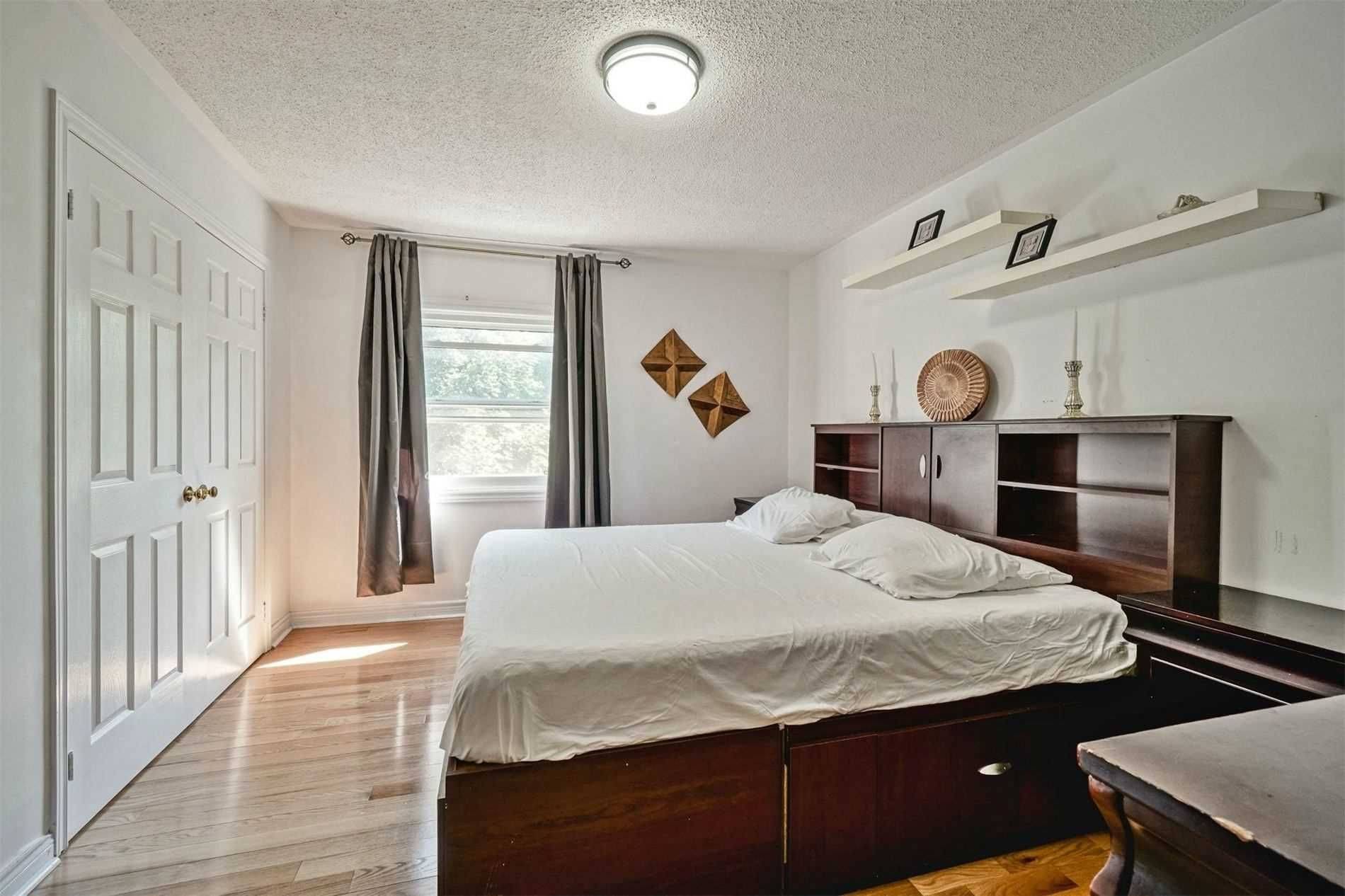 Brampton, ON L6R 1S7,47 Quail Feather CRES